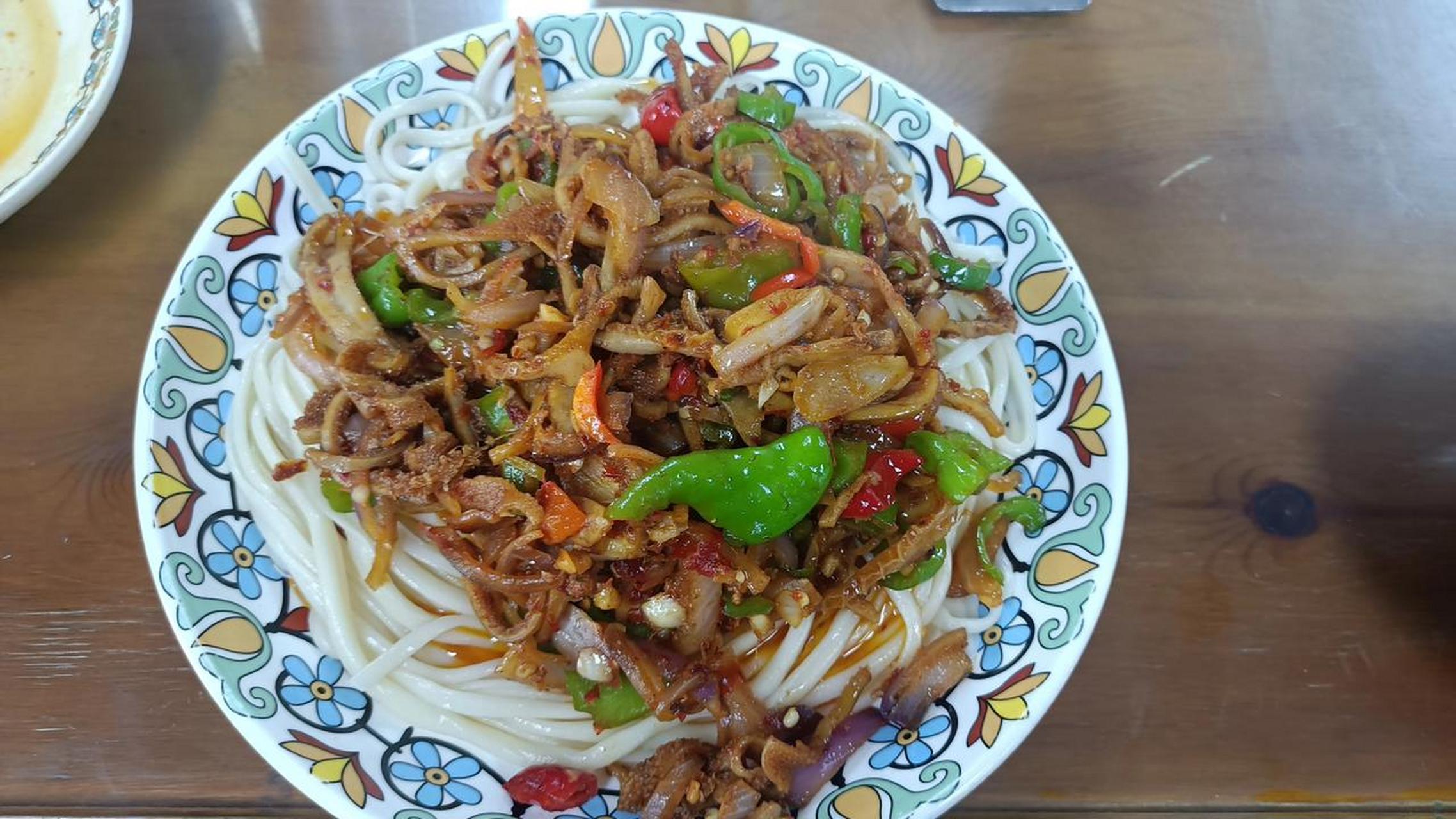 乌鲁木齐头条 安宁渠镇胖子金牌拌面,30元肚丝拌面,攒劲!