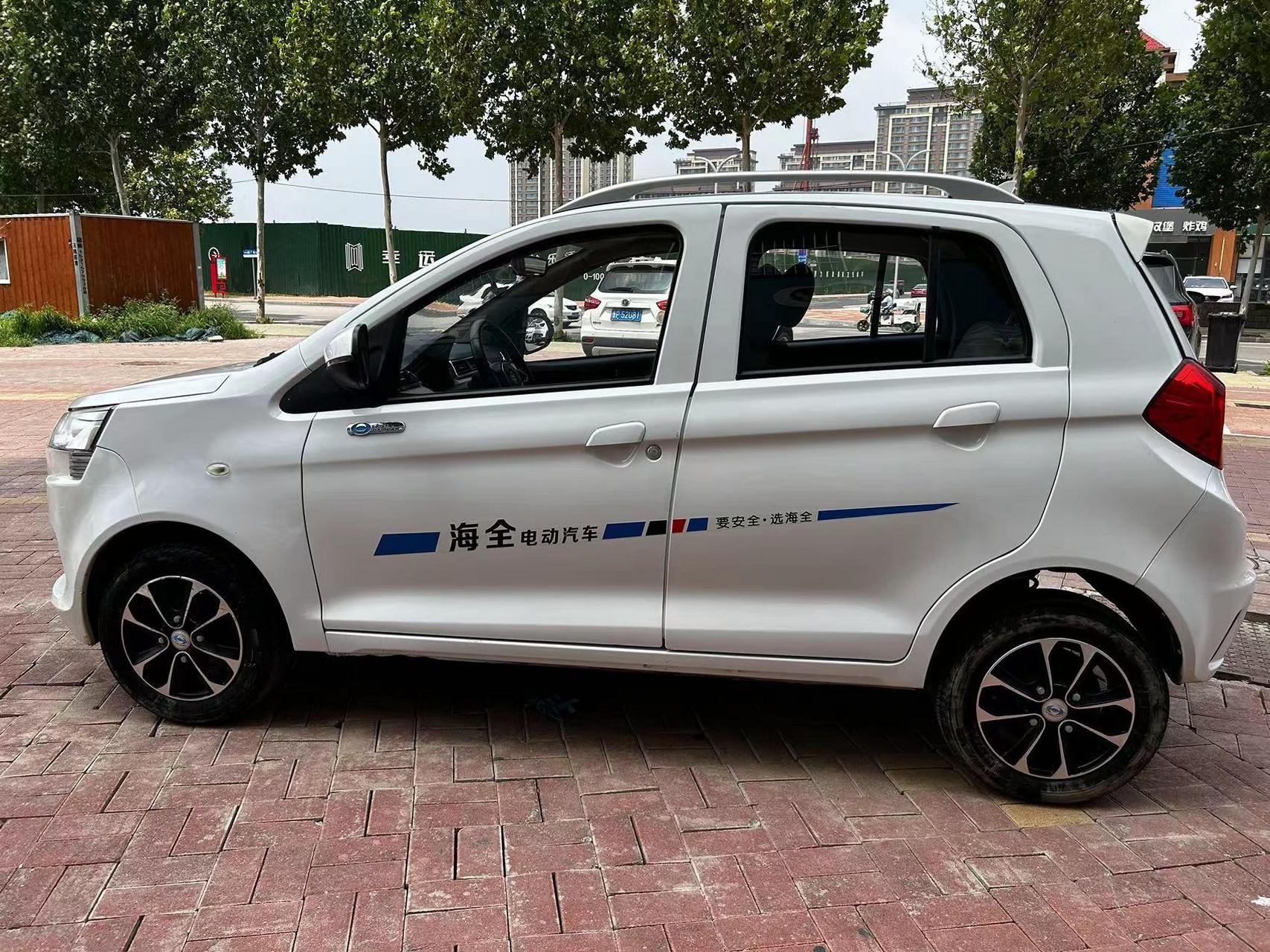 瓦电机,原厂增程器油电两用,中控大屏倒车影像,四门电动门窗中控锁