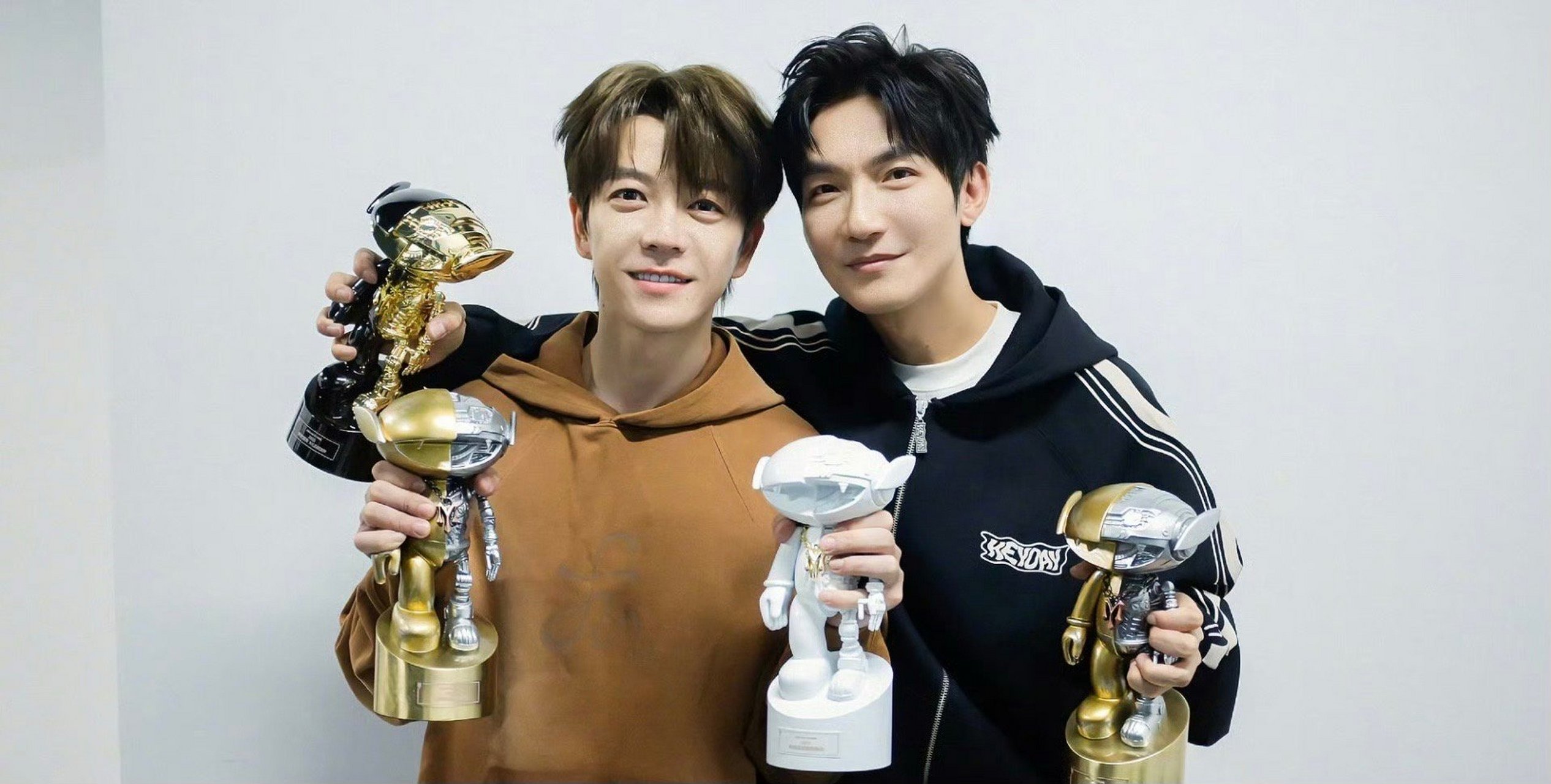 陈楚生王栎鑫你俩是握了个脚吗#我真的非常的喜欢