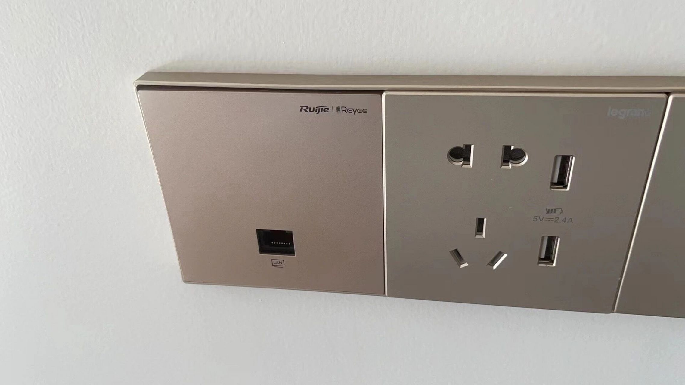 全屋wifi 面板ap成品图展示 总有一款适合您 wi-fi6 3000m 双频超薄面