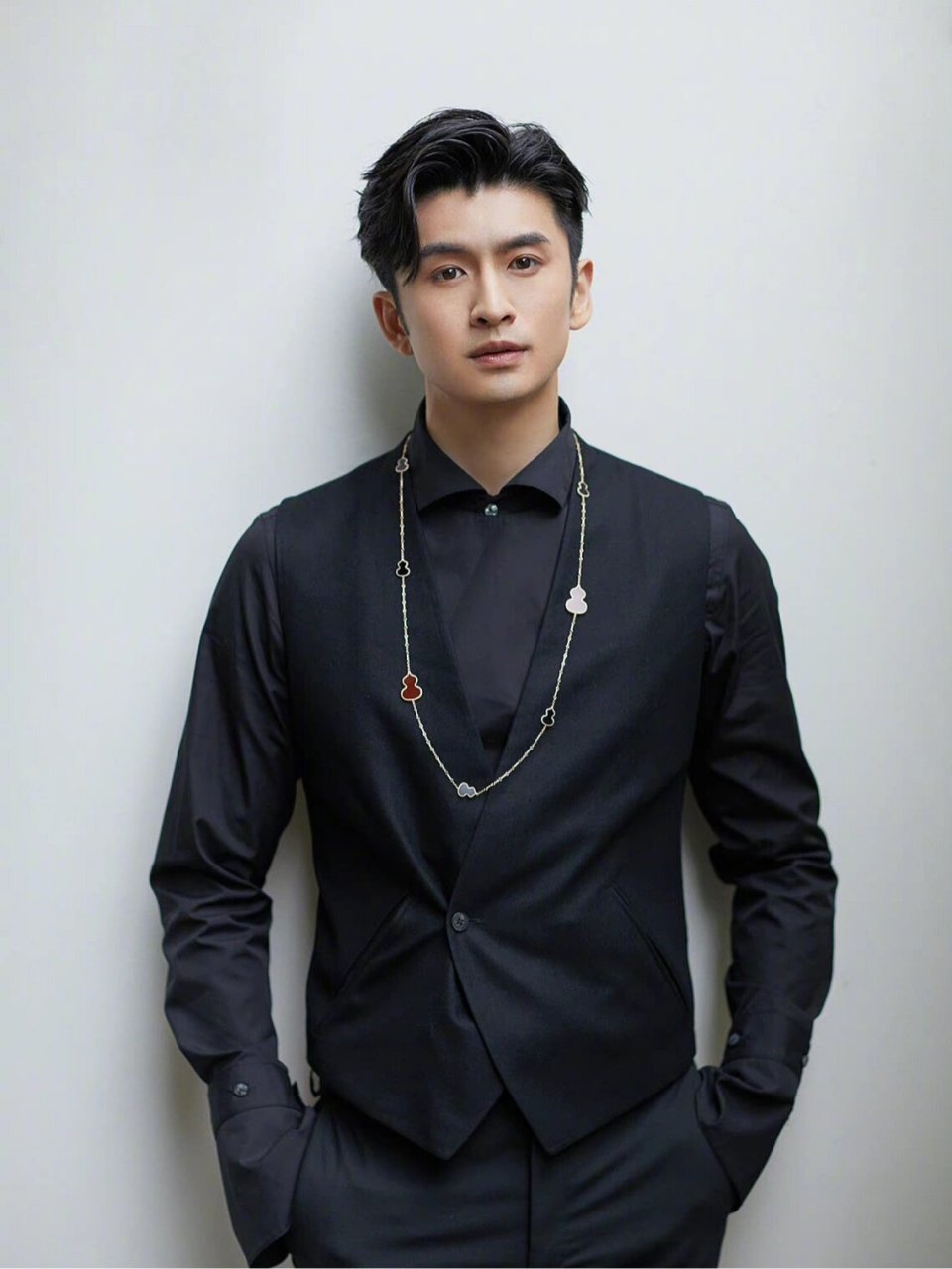 颜值】张云龙 张云龙,1988年3月2日出生于辽宁省大连市,中国内地男