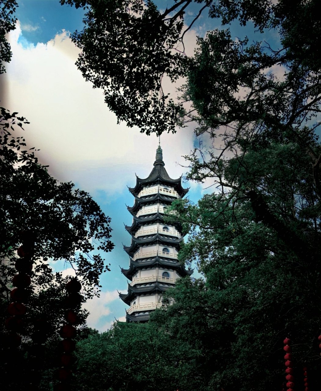 镇海招宝山 爬鳌柱塔有点累,但是爬上去了风光真好,其实还拍了大桥