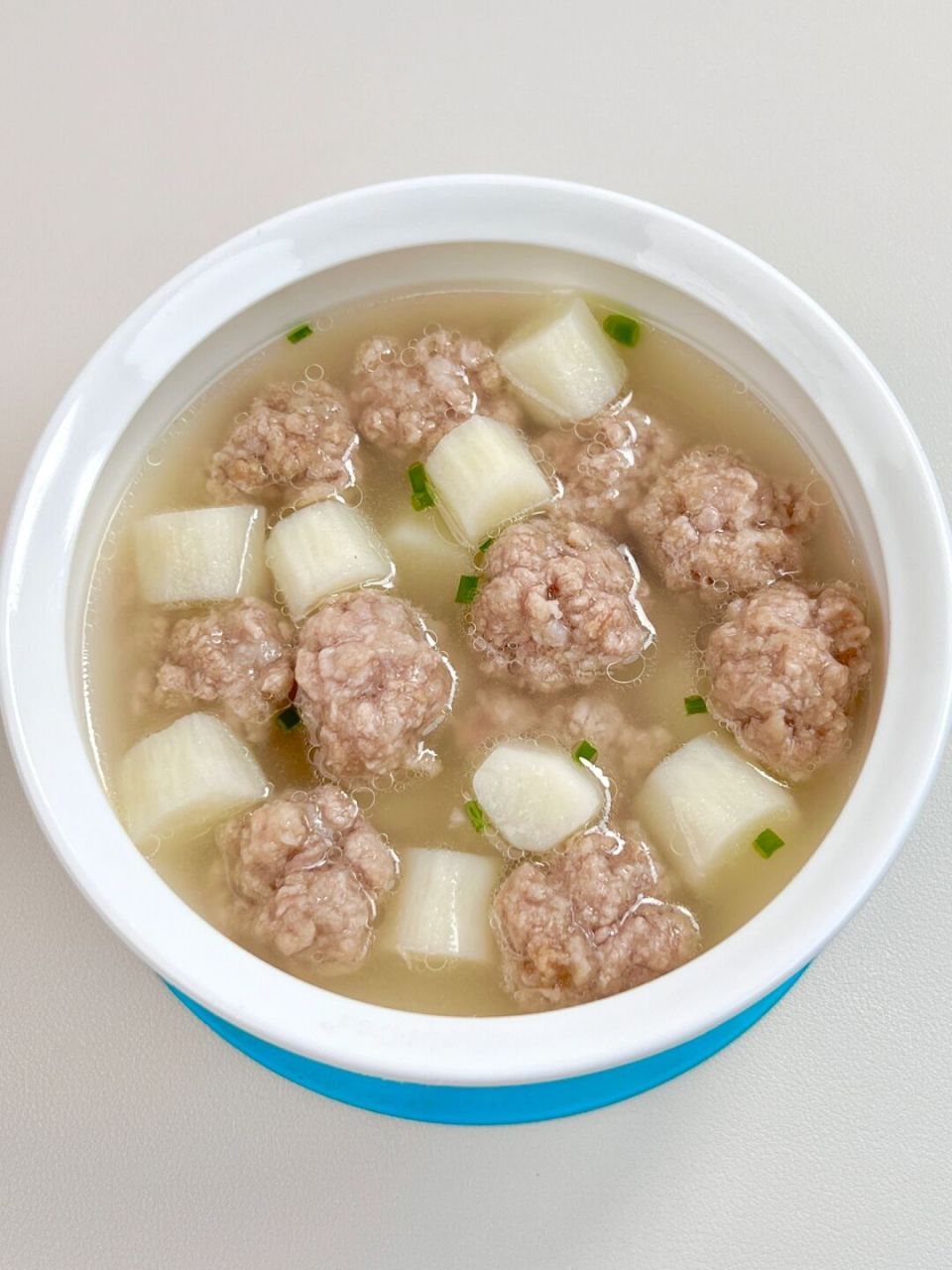 山药肉丸汤每次做孩子都很喜欢,不然平时单独蒸山药孩子是不吃的,放在