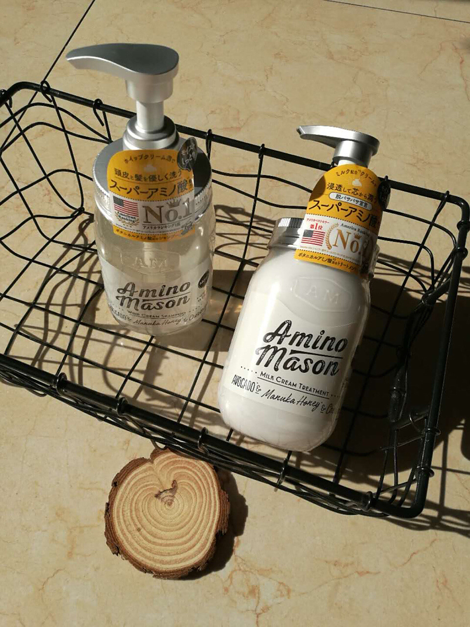 在美国排名第一的日本洗发水amino mason无硅氨基酸洗发水 圆圆的瓶子