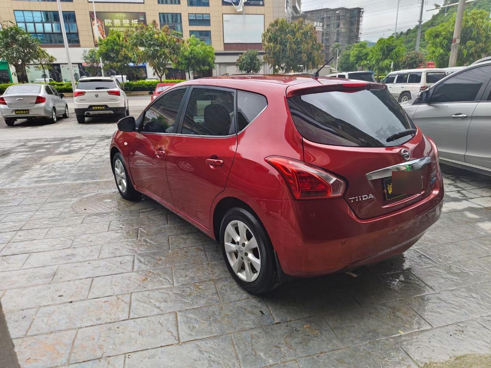 2012年日产骐达 1.