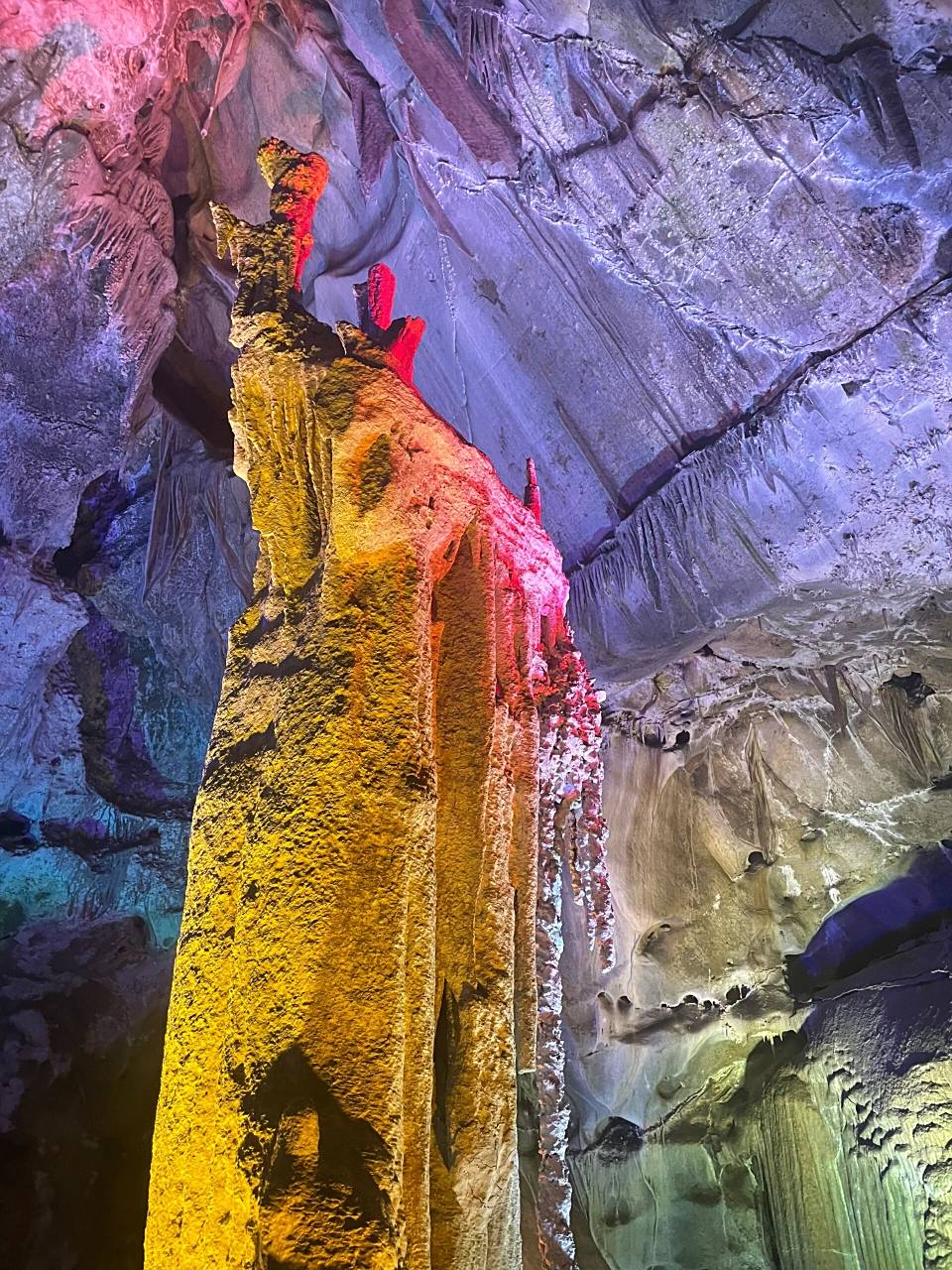 打卡崆山白云洞 周末偷闲带娃去一趟临城的崆山白云洞,这自然界的鬼斧