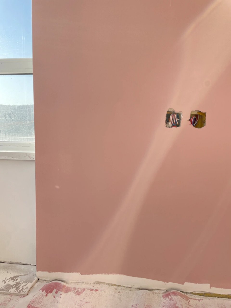 褐珊瑚调色,选色看过来 一般乳胶漆是刷两遍的.
