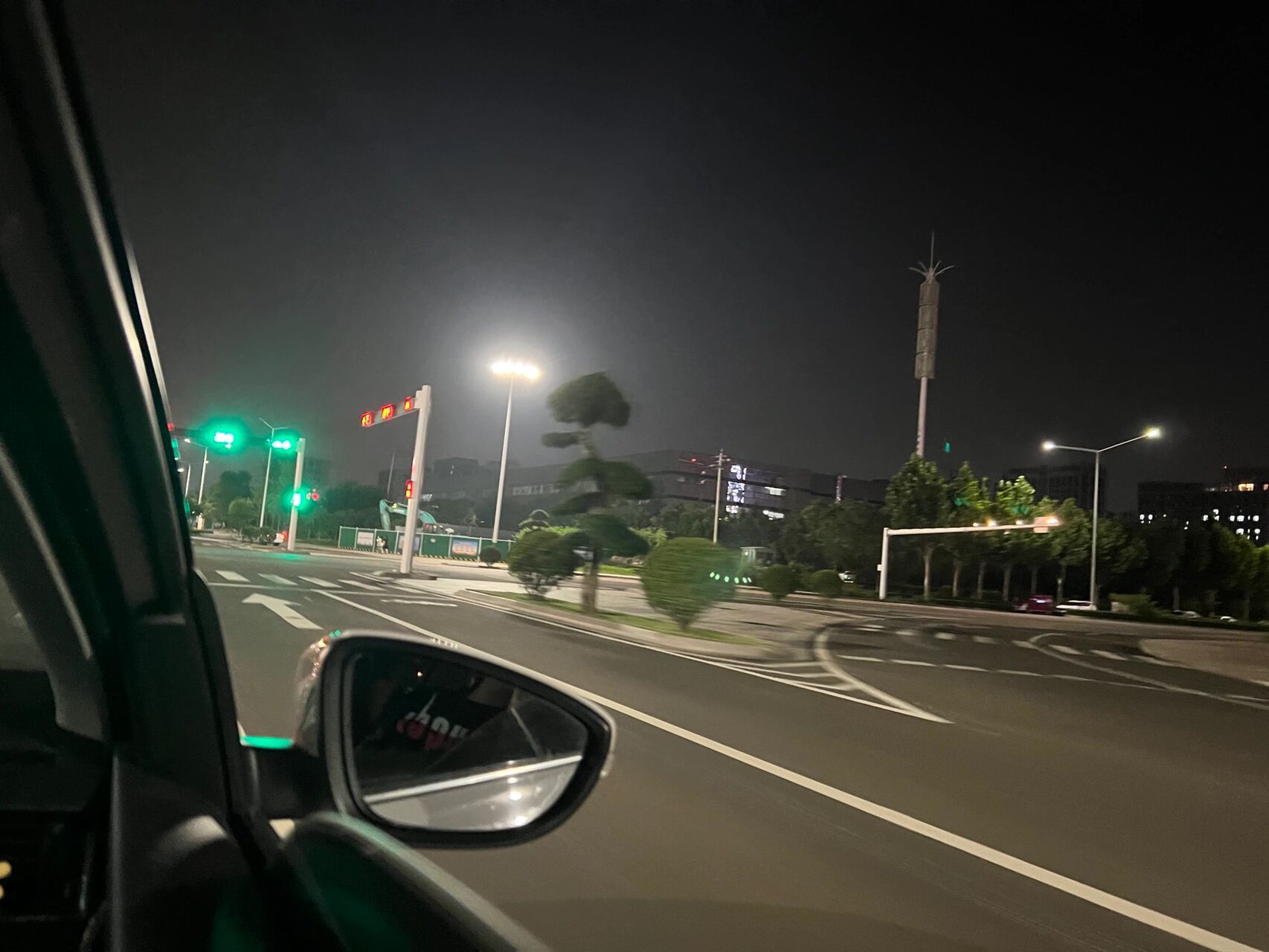 车窗拍照自然夜景照片图片