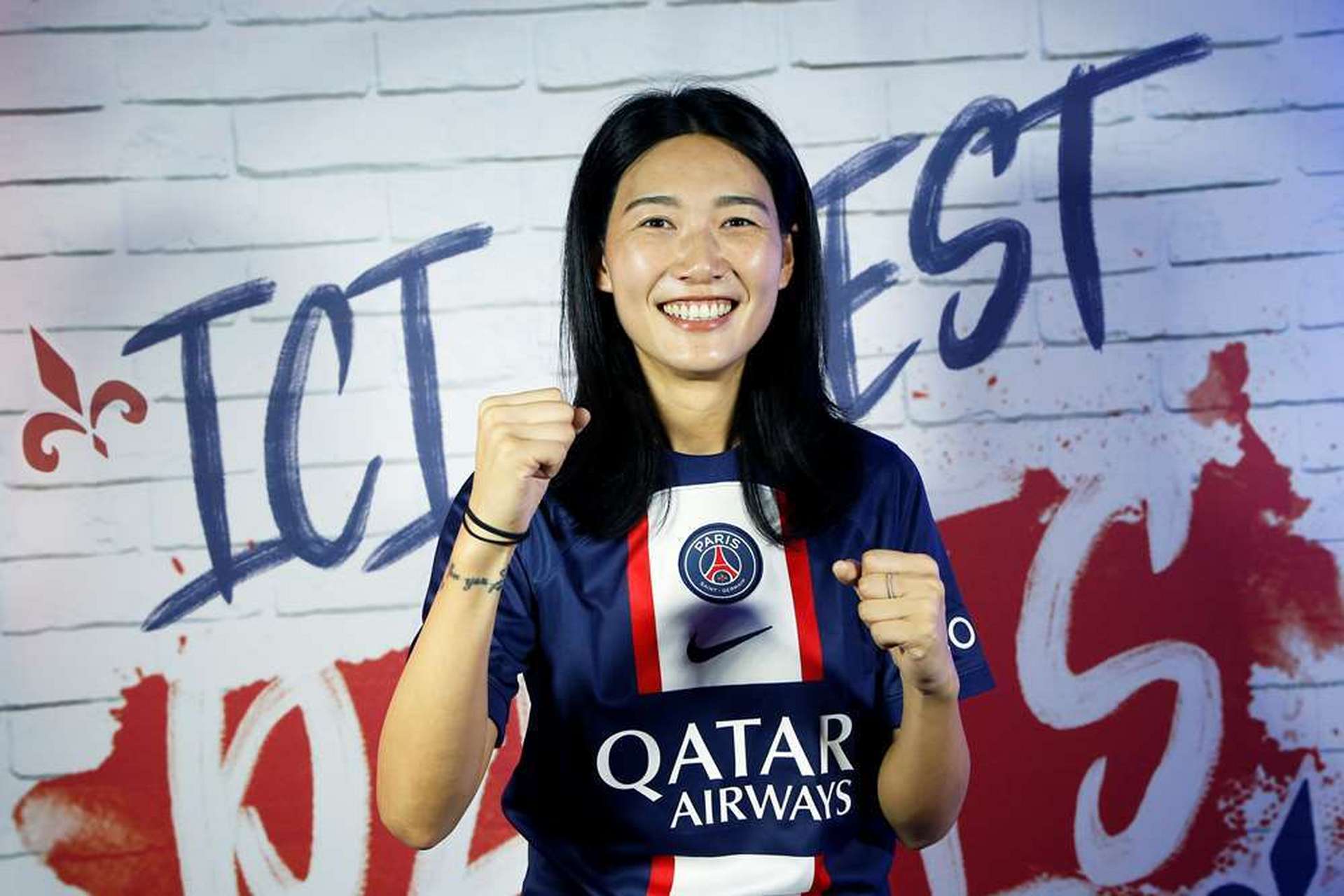 巴黎圣日耳曼女足官方宣布,中国女足国脚杨莉娜正式租借加盟球队,她