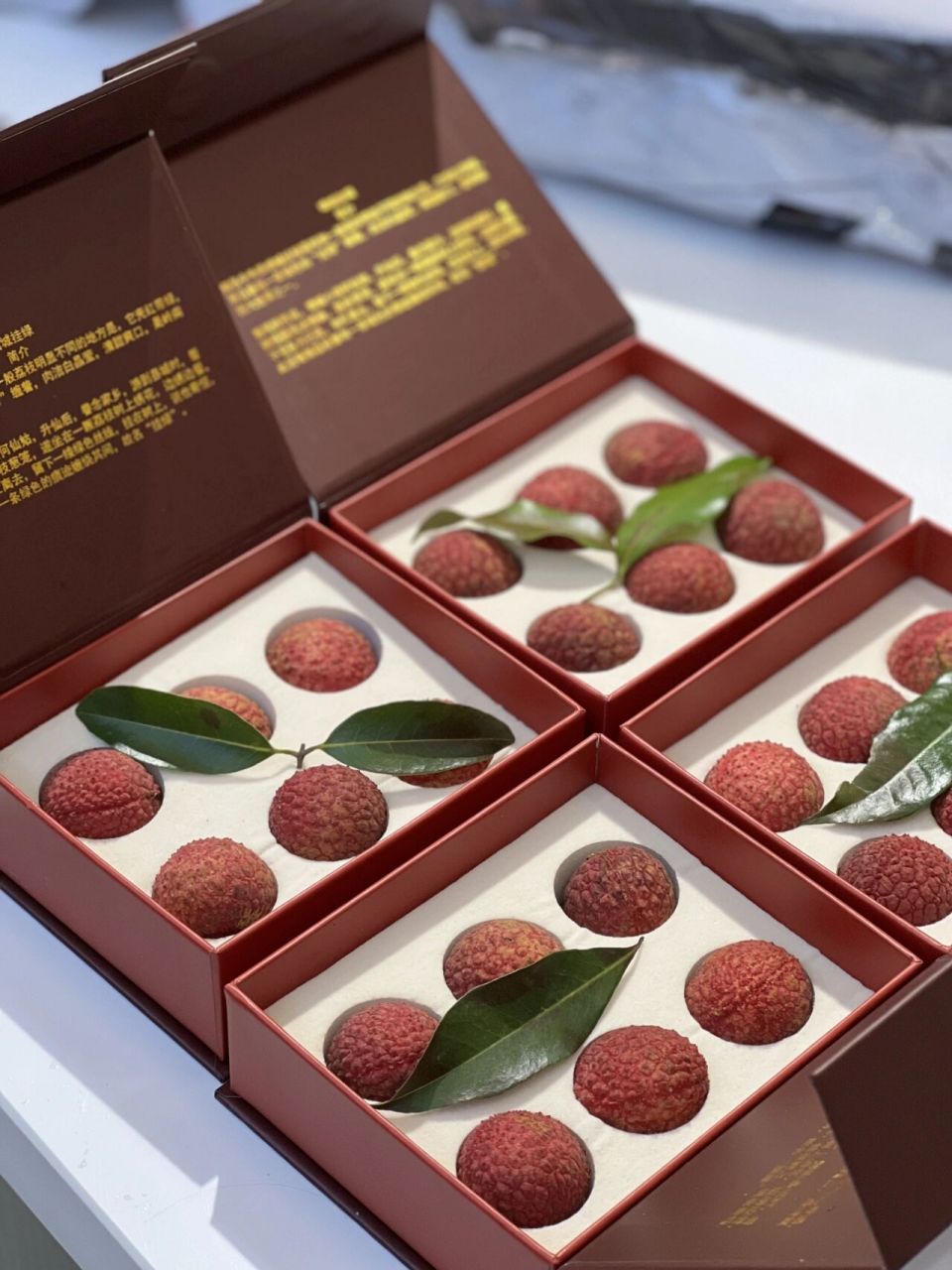 罕见的世界顶级增城挂绿荔枝 曾经卖出的天价荔枝55万元一颗的荔枝