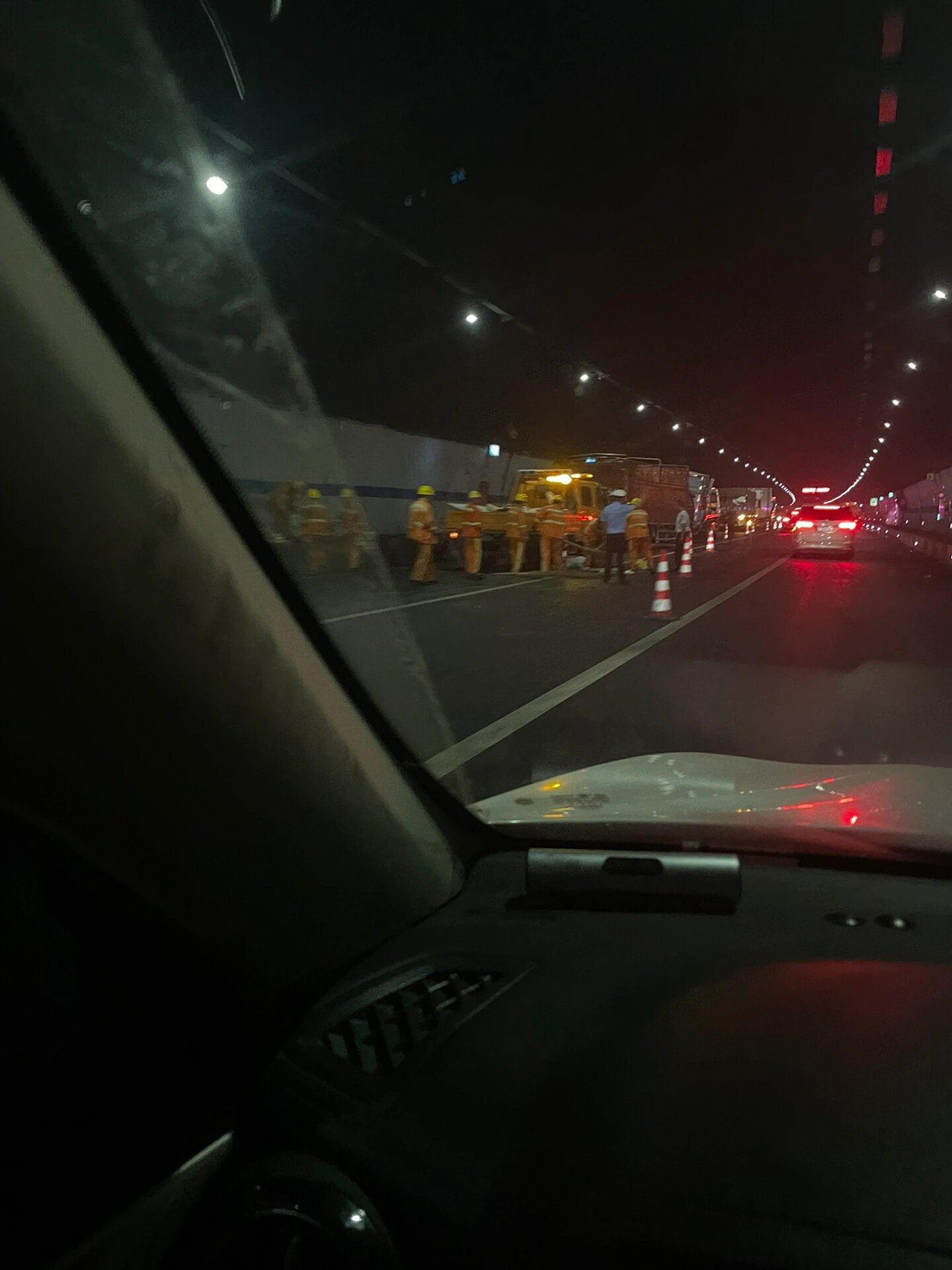 京礼高速 白羊城隧道事故