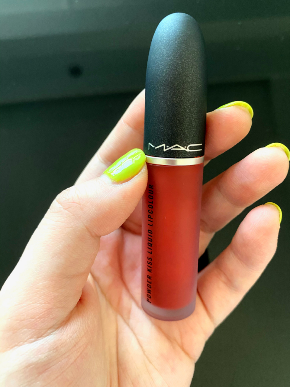 mac这个991小辣椒唇釉简直是秋冬必备～ mac小辣椒基本上是火爆的颜色