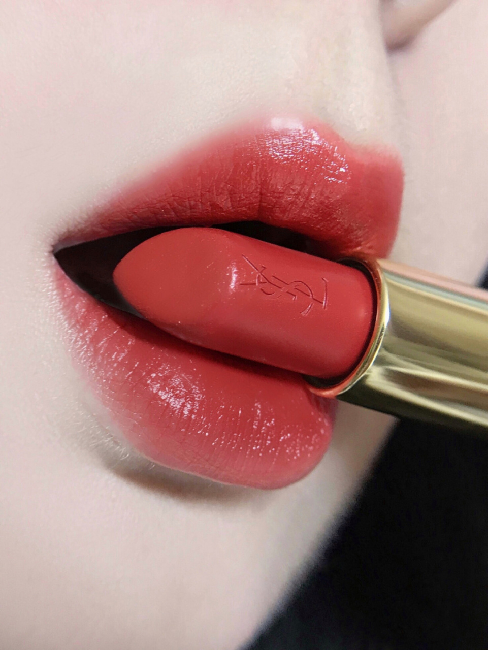 7315 92 在线为ysl方管新品打电话!