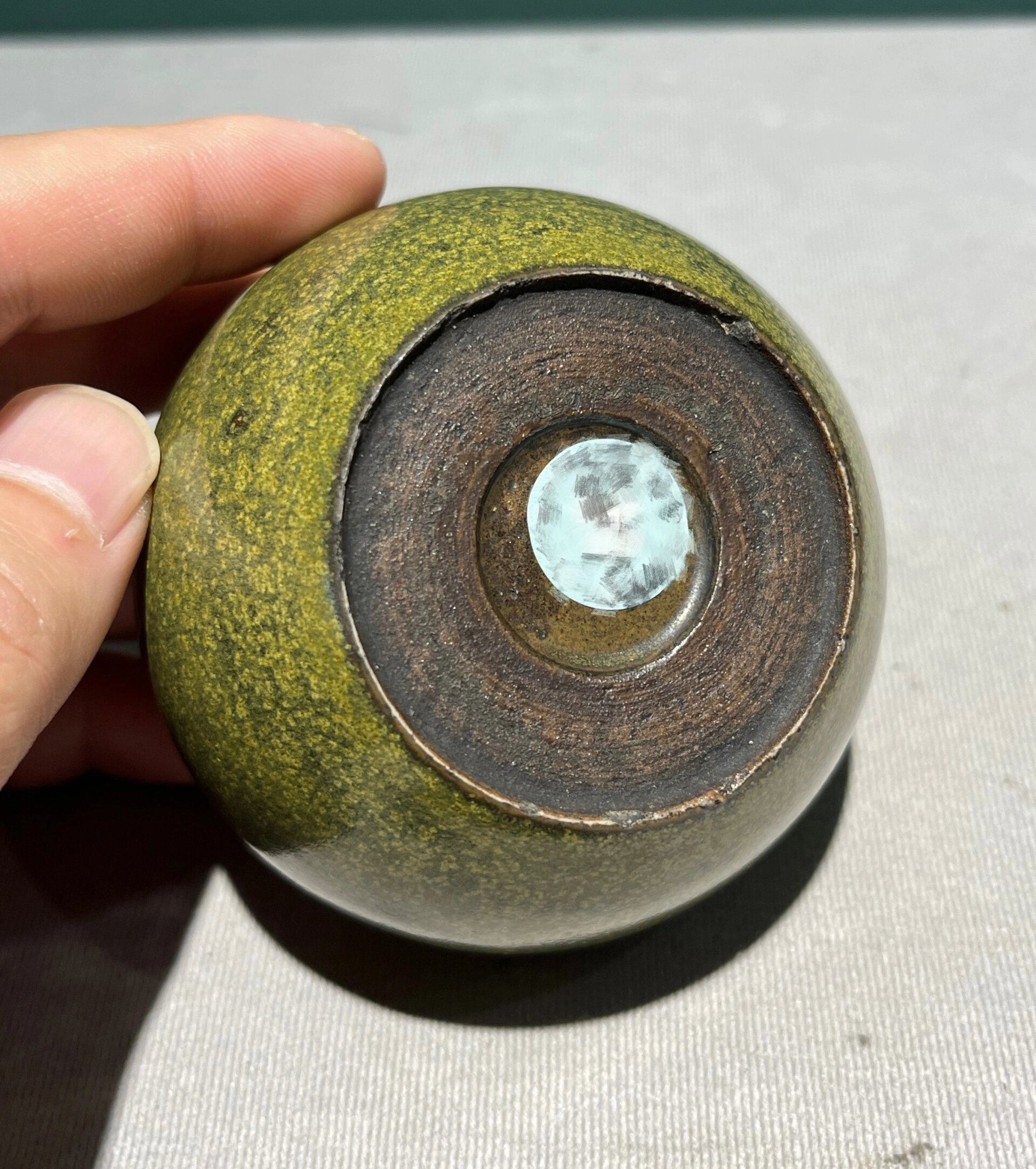 由于工艺问题乾隆以后的茶叶末釉瓷器质量有所下降,已很难烧出雍正