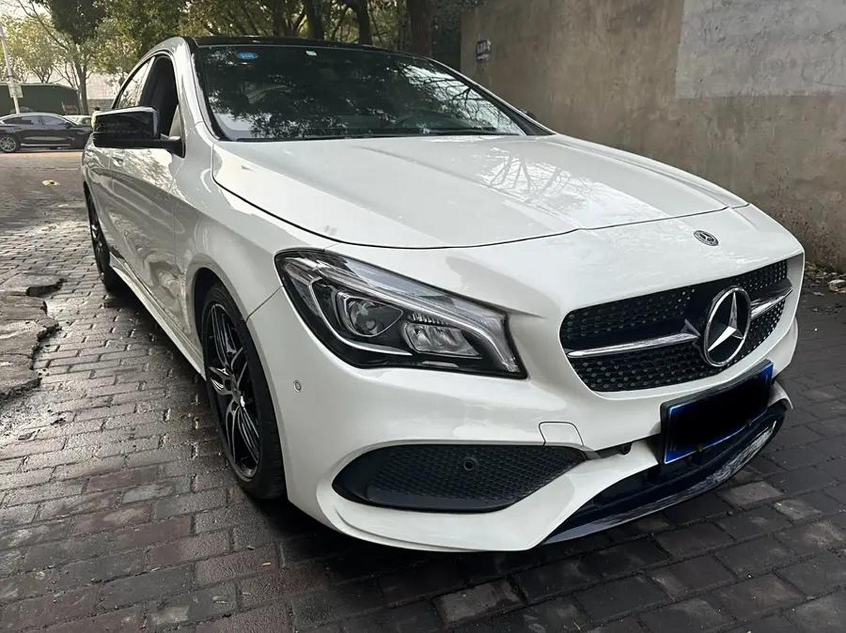 奔驰cla 2017款 cla 220 4matic 上牌:   2017年 11月 里程:  4.