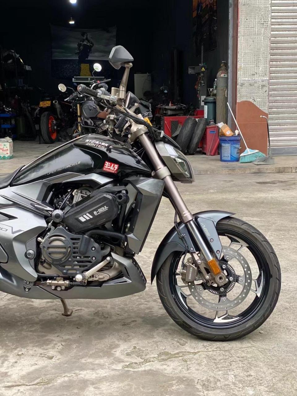 升仕310v  19年10月上牌  两万六千多公里 配置高 无钥匙进入 全车