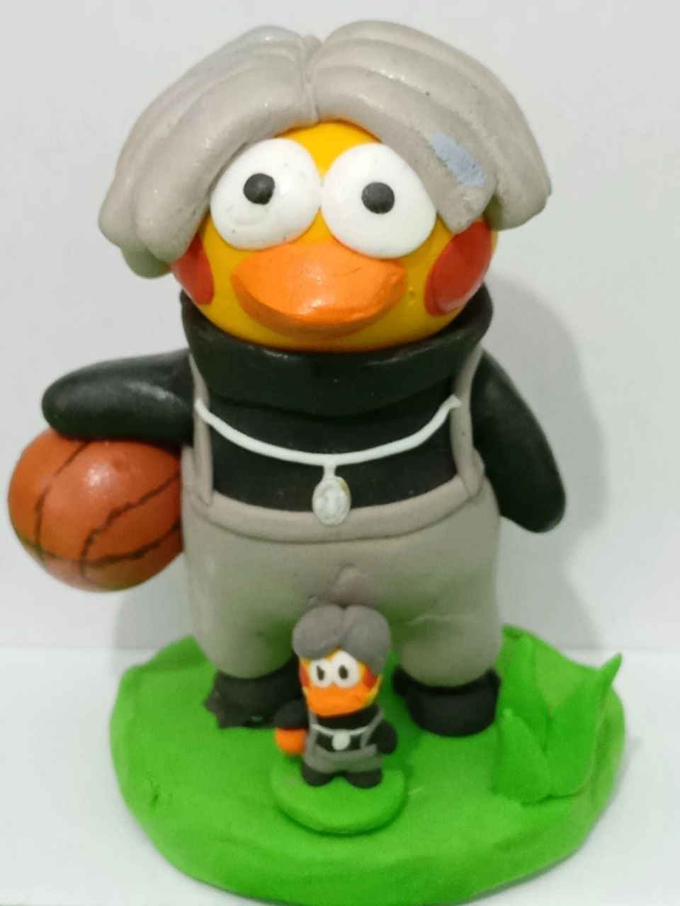 用粘土做了两个坤坤 用粘土做了两个坤坤