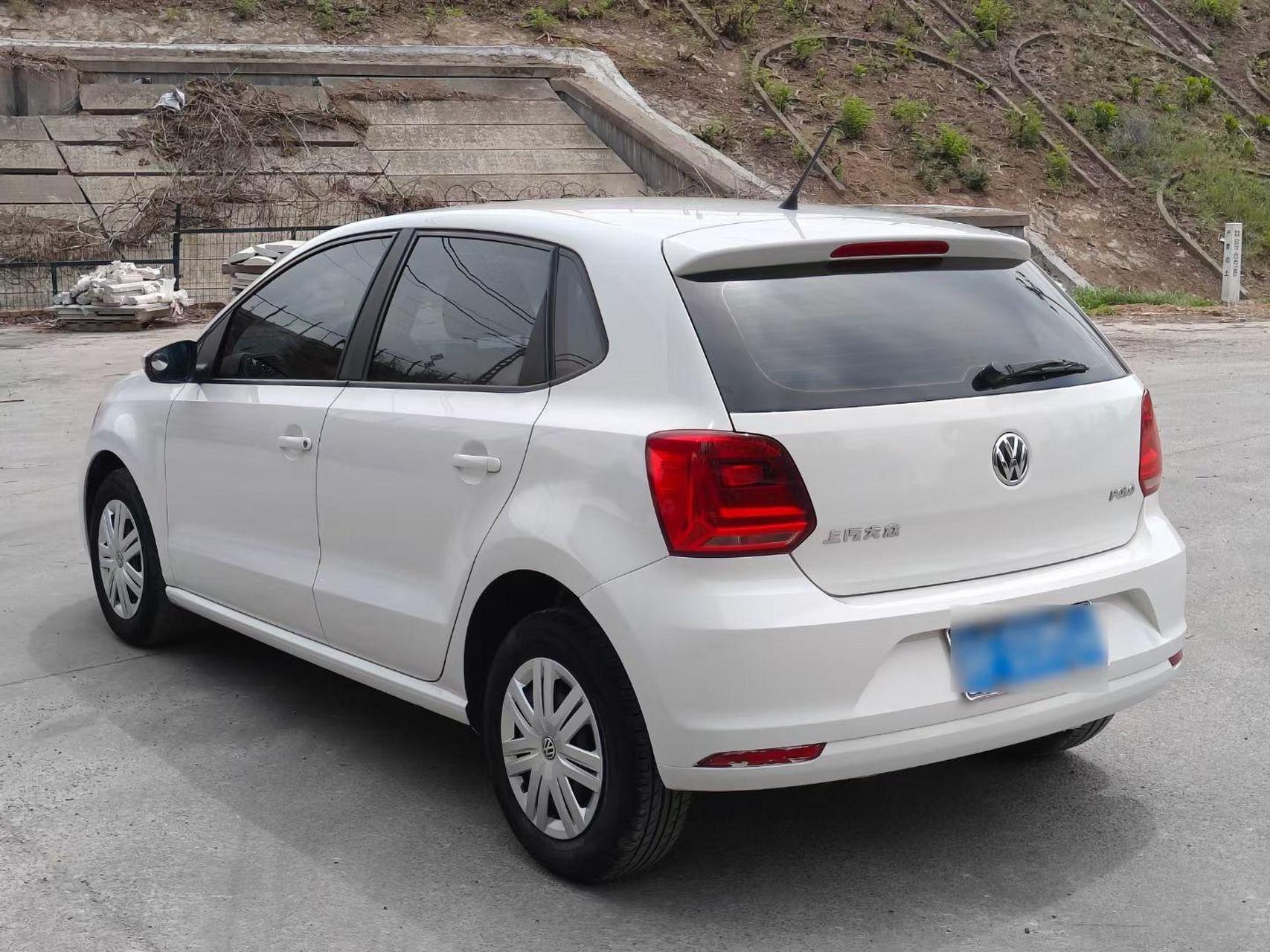 出售女士一手车,2018年大众菠萝,1.4l手动挡,实表1万多公里.
