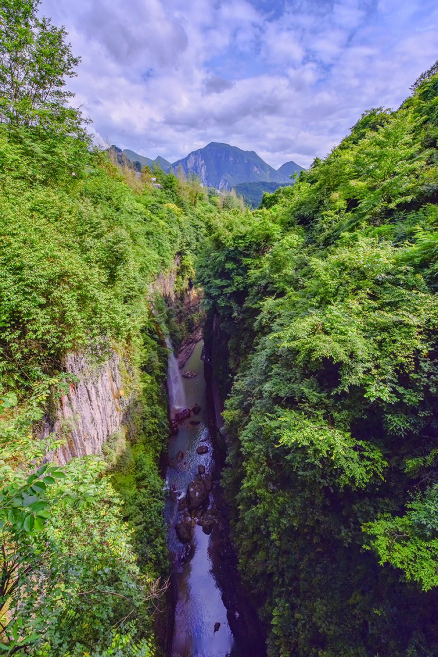 【云龙地缝:迷宫般的世界】  在恩施所有的景点中,恩施大峡谷绝对是