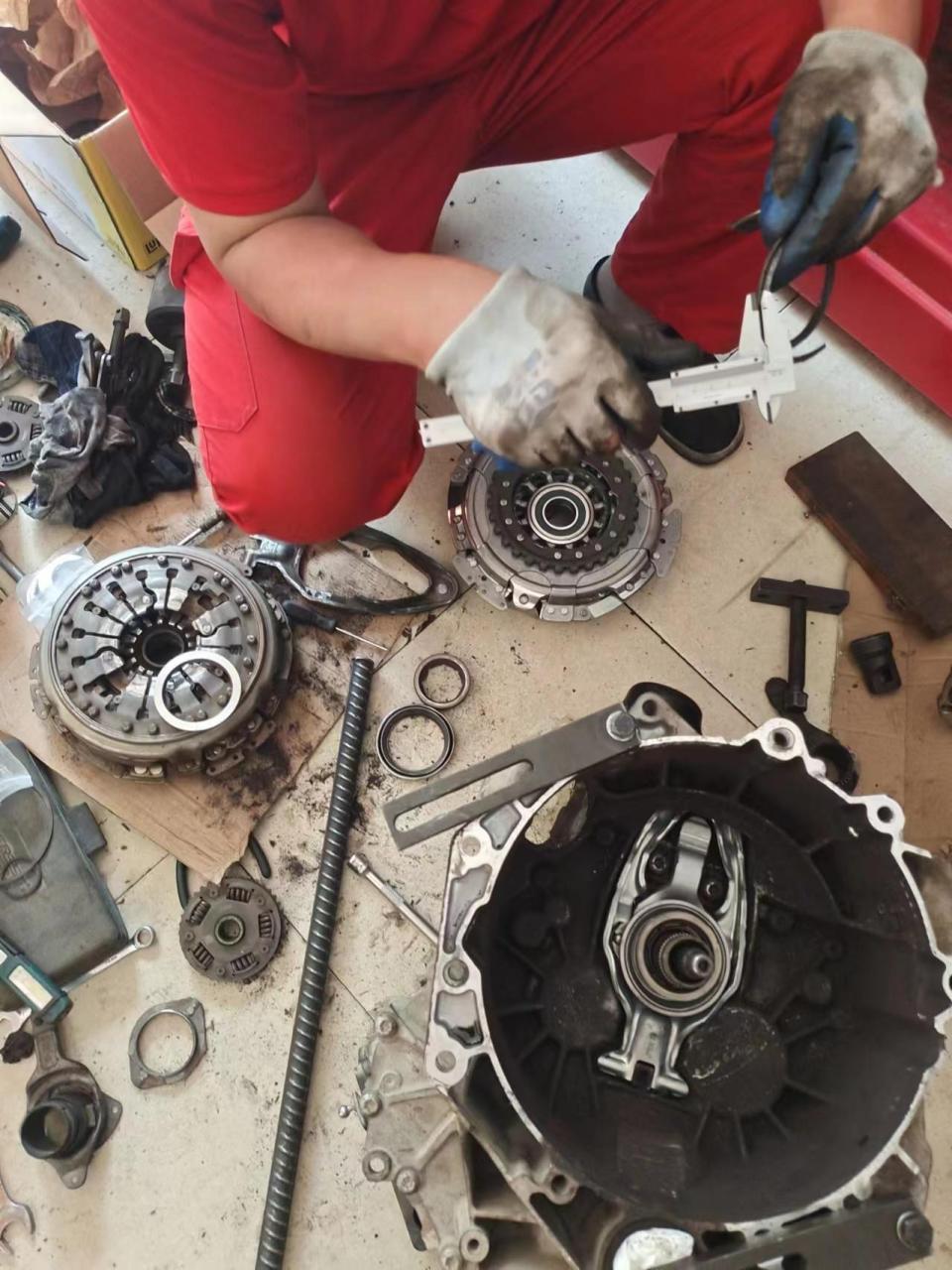 大众帕萨特更换干式双离合器.