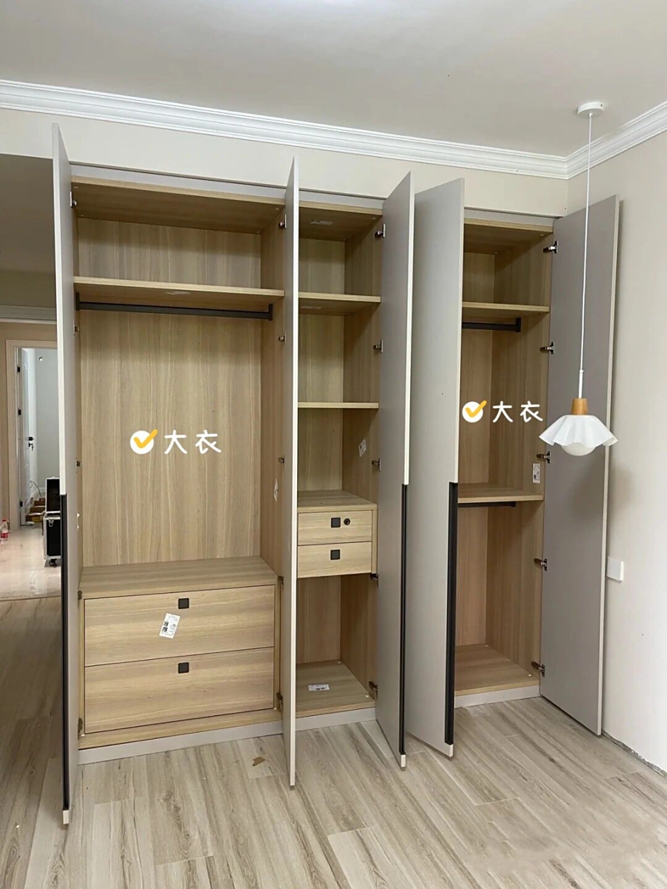 97全屋定制:衣柜 95板材:实木多层板 95板材颜色:原木色 羊绒灰