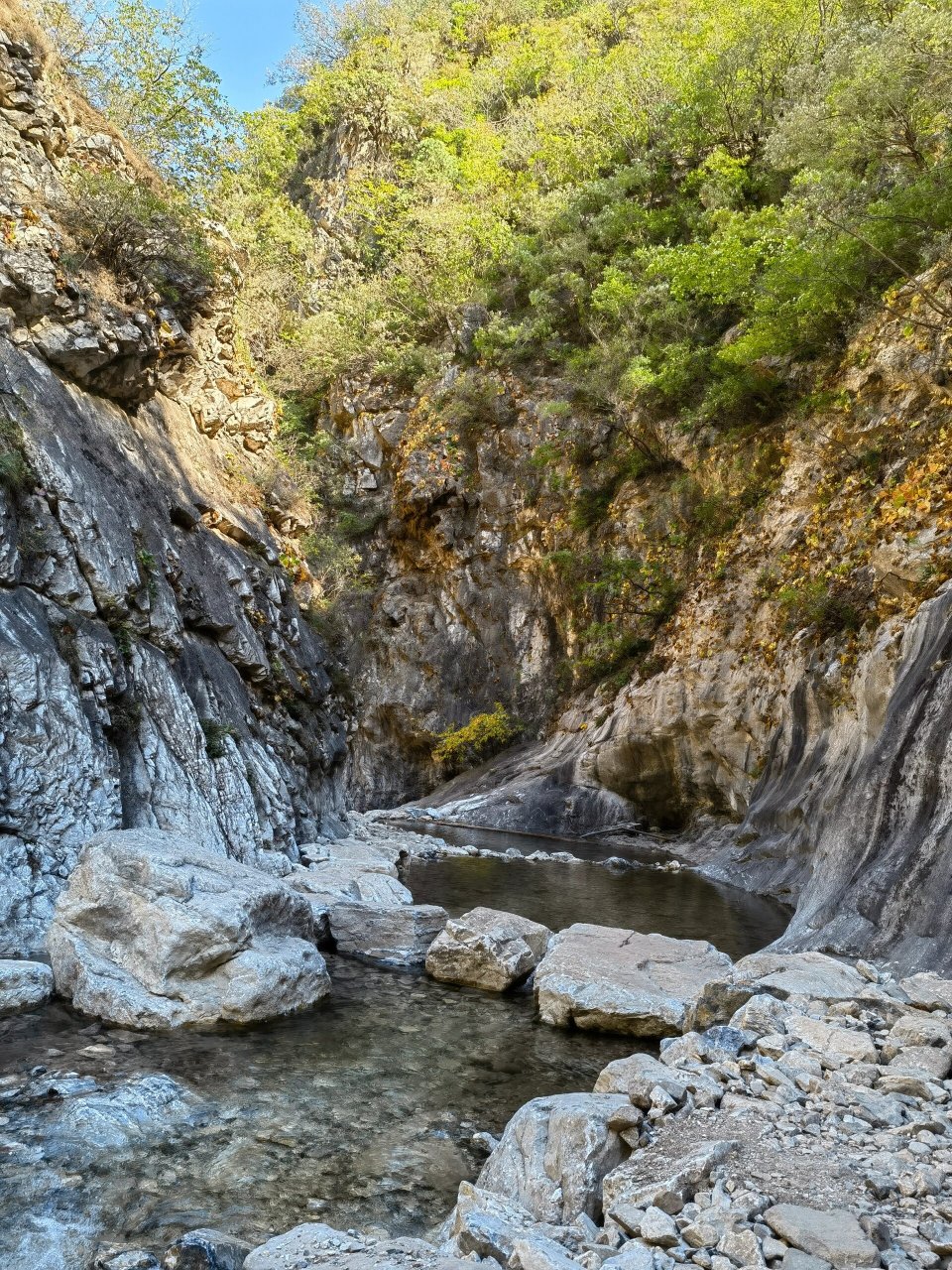 周末hiking - 虎峪  进入虎峪自然风景区,再往深处走开启初级选手徒步