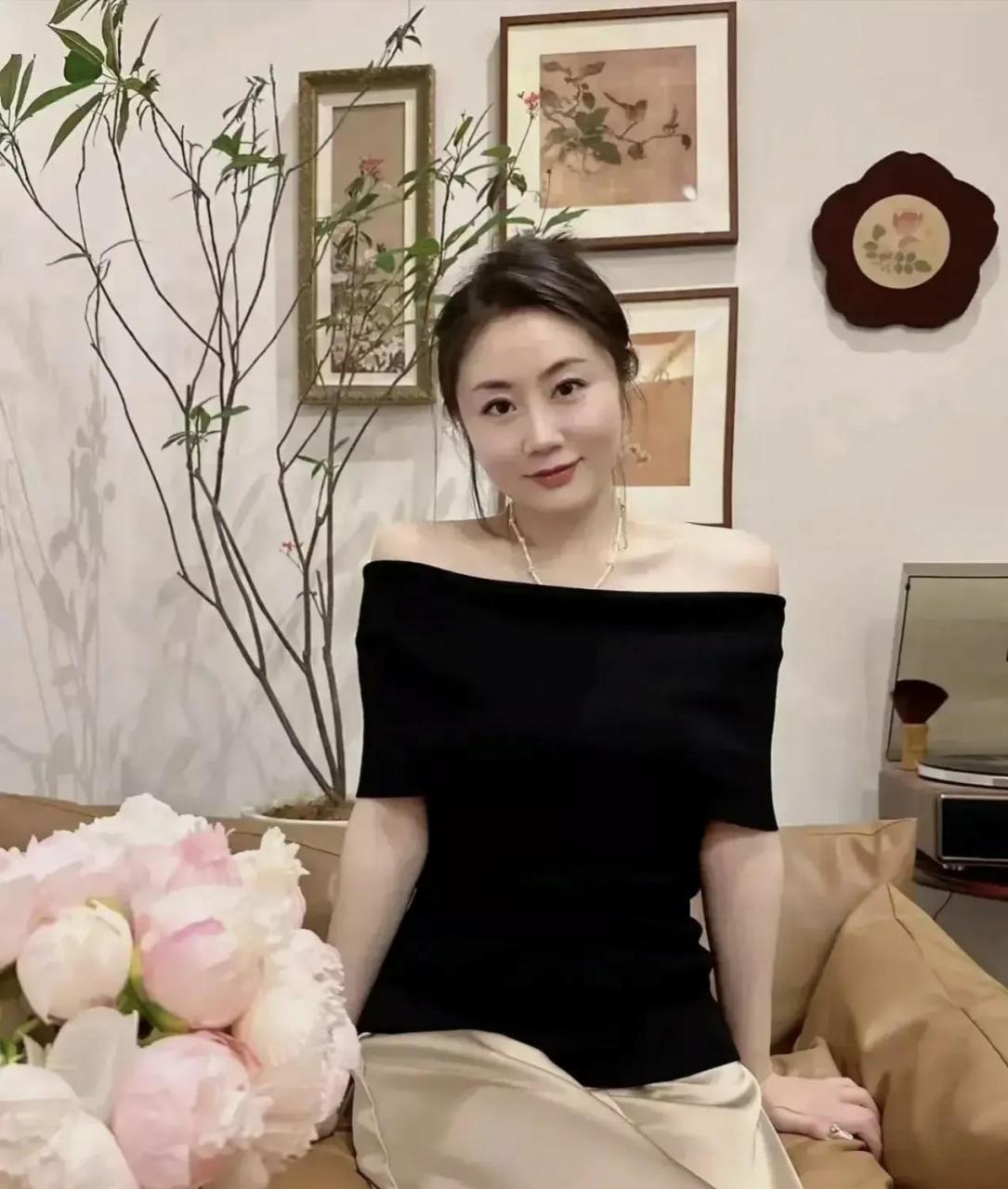朋友老婆出差借住在我家,我们之间发生了一段情,我该怎么办?