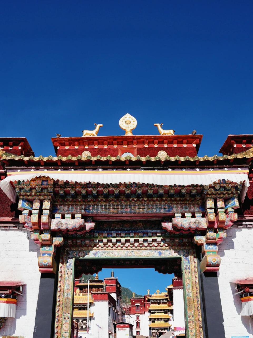 西藏·强巴林寺|藏于世俗人间的信仰 :强巴林寺又称"昌都寺",是位于