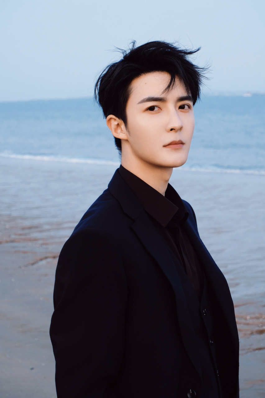 和璨总一起欣赏美景的同时,记得收看偶然的煮意 最终回哦[ok]  管栎