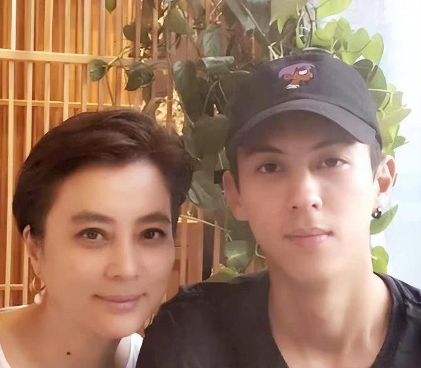 1997年,李玲玉和犹太富商杰瑞结婚.