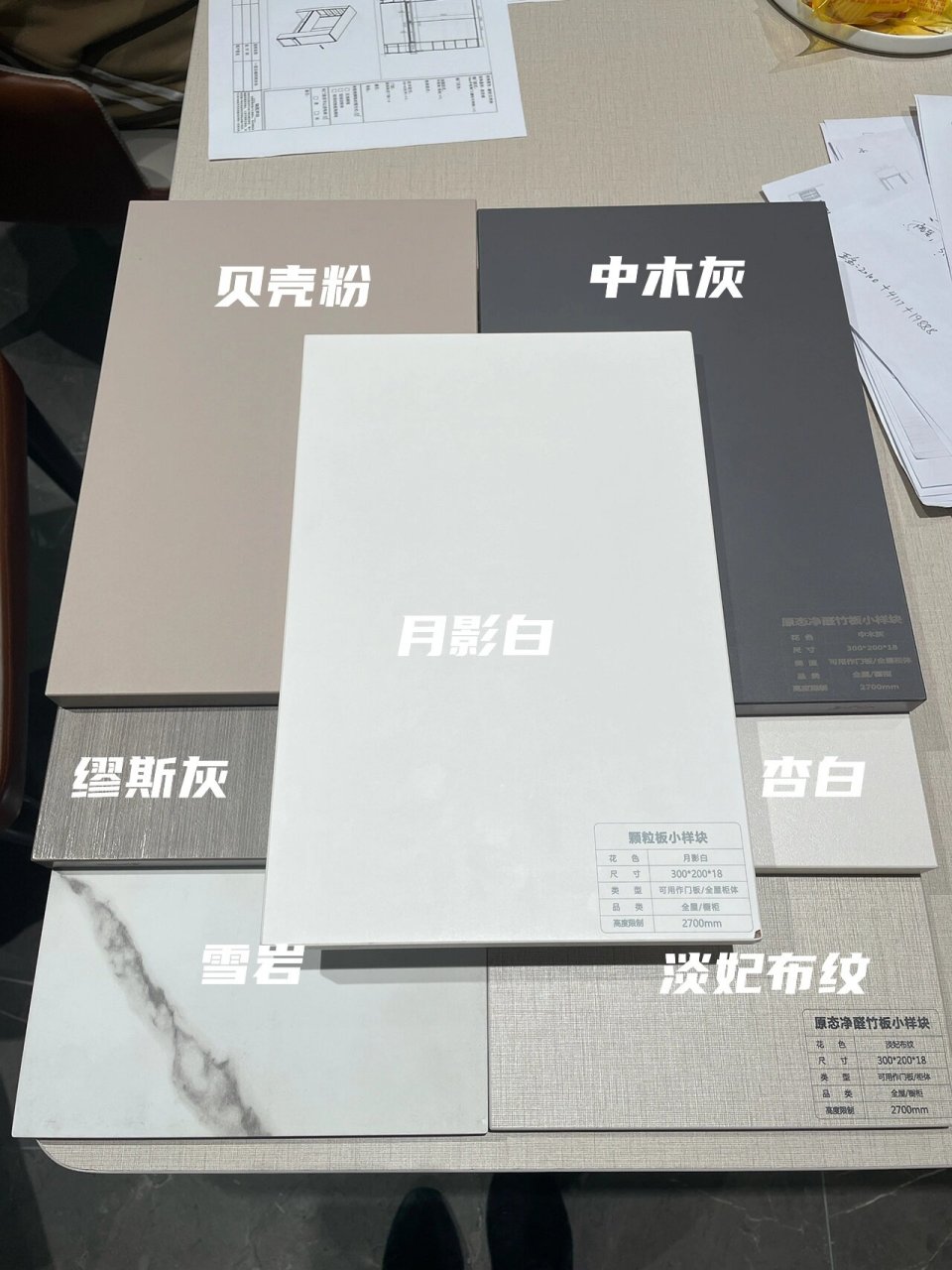 好莱客全屋定制23衣柜颜色搭配全公开 衣帽间: 门板:贝壳粉,柜体:缪斯