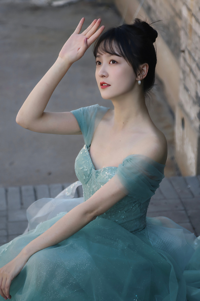 王歆霆美丽纱裙写真组图: 飘逸灵动,极致浪漫,如梦光影,柔美动人.