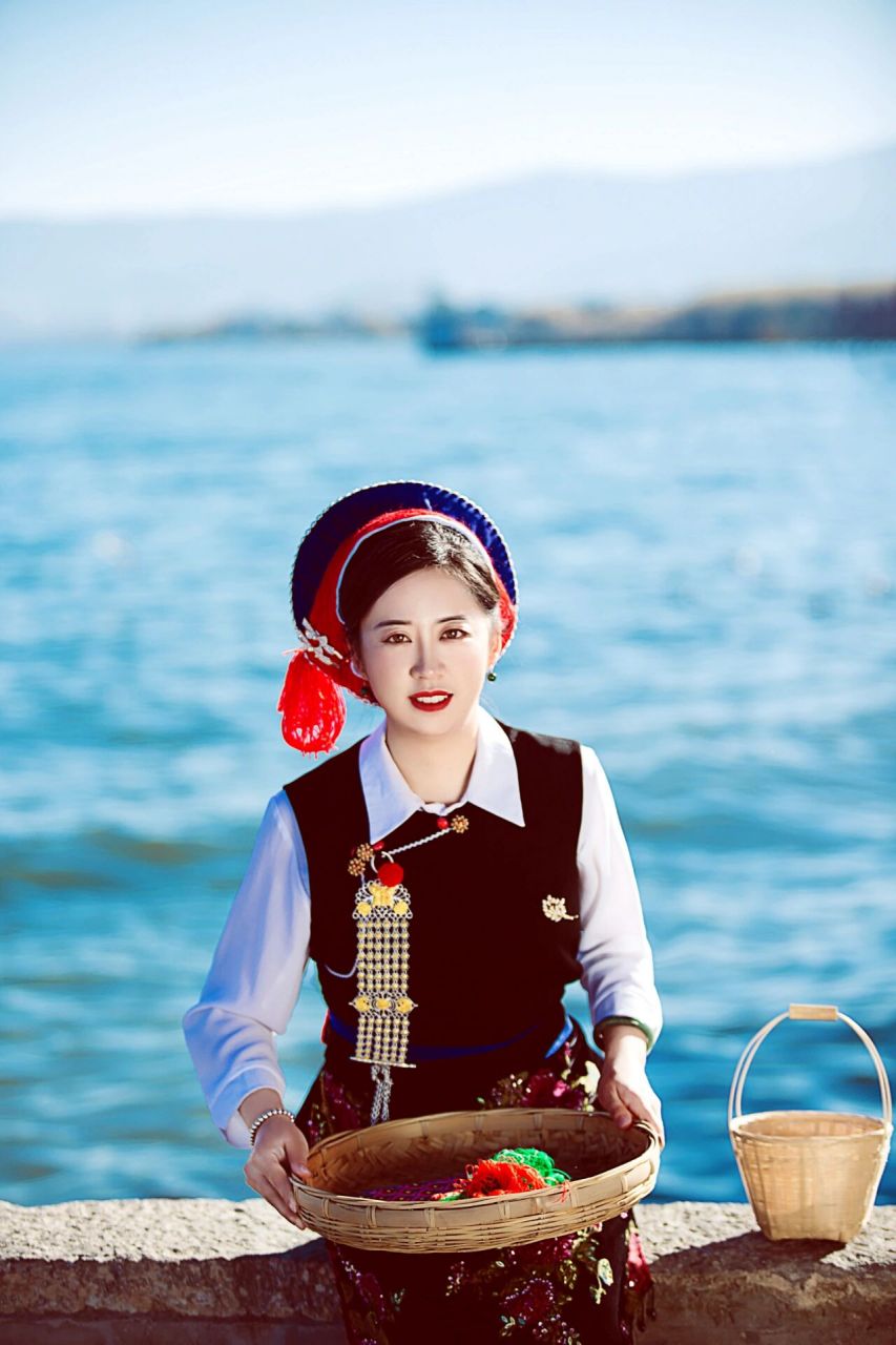 飞针走线间的锦绣情怀||鹤庆白族服饰 92 91  飞针走线间的锦绣