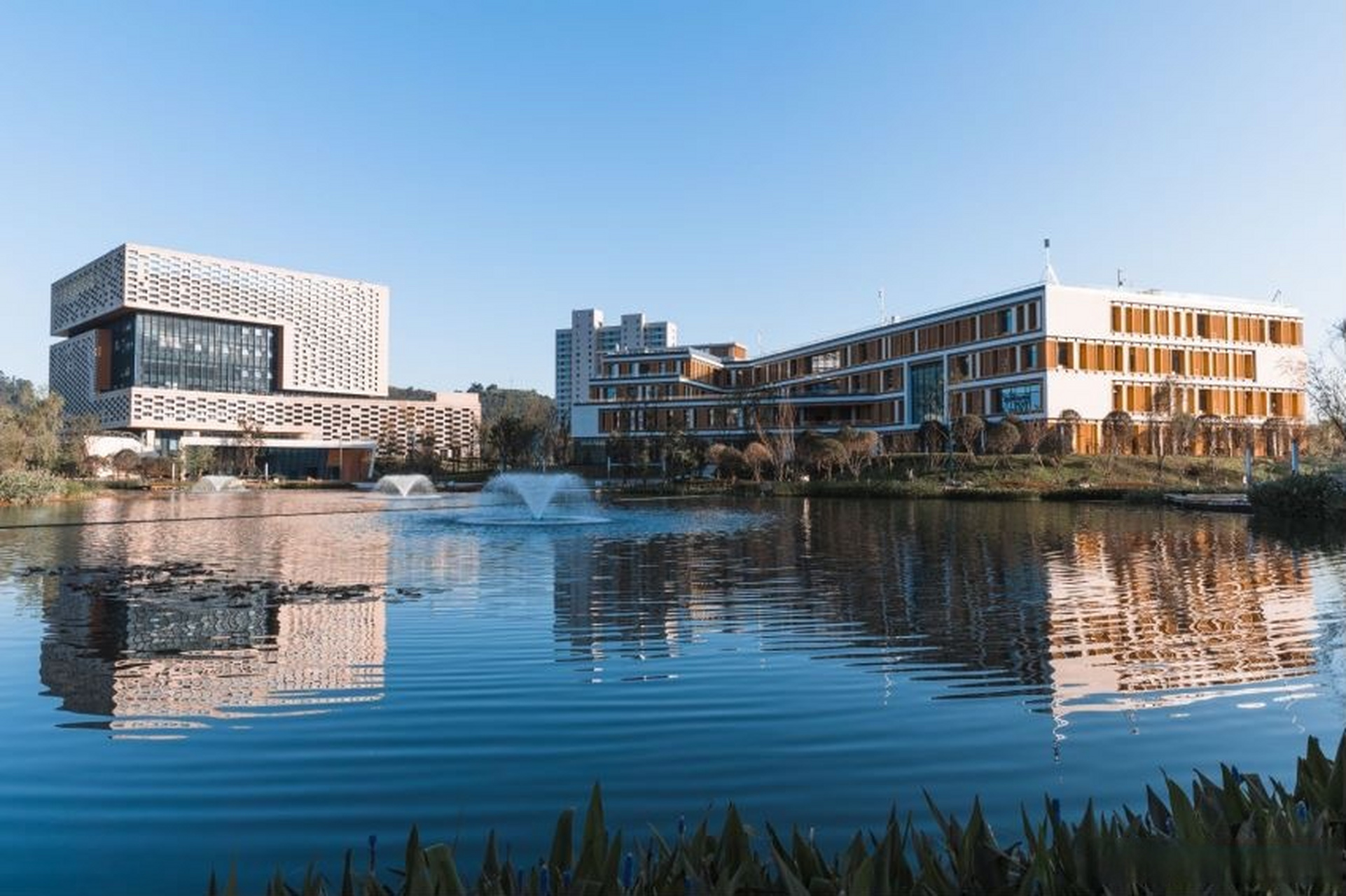 #成都工业学院110周年校庆# 百十峥嵘,兴学图强; 百十砥砺,跨越发展; 