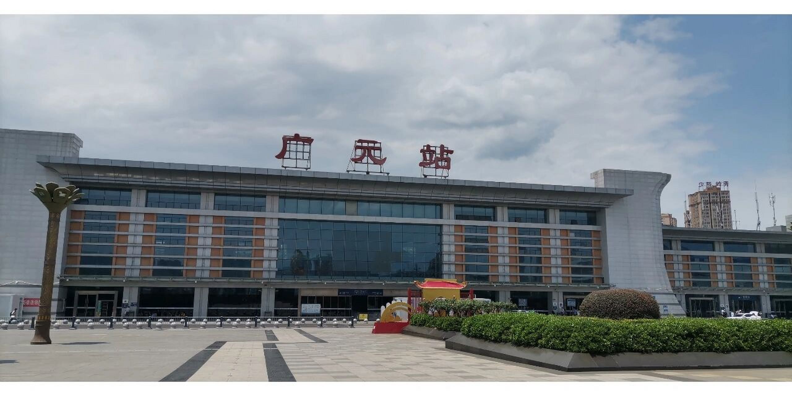 广元站换乘 广元站换乘,高铁转火车,站内换乘不开放,要出站再进,我的