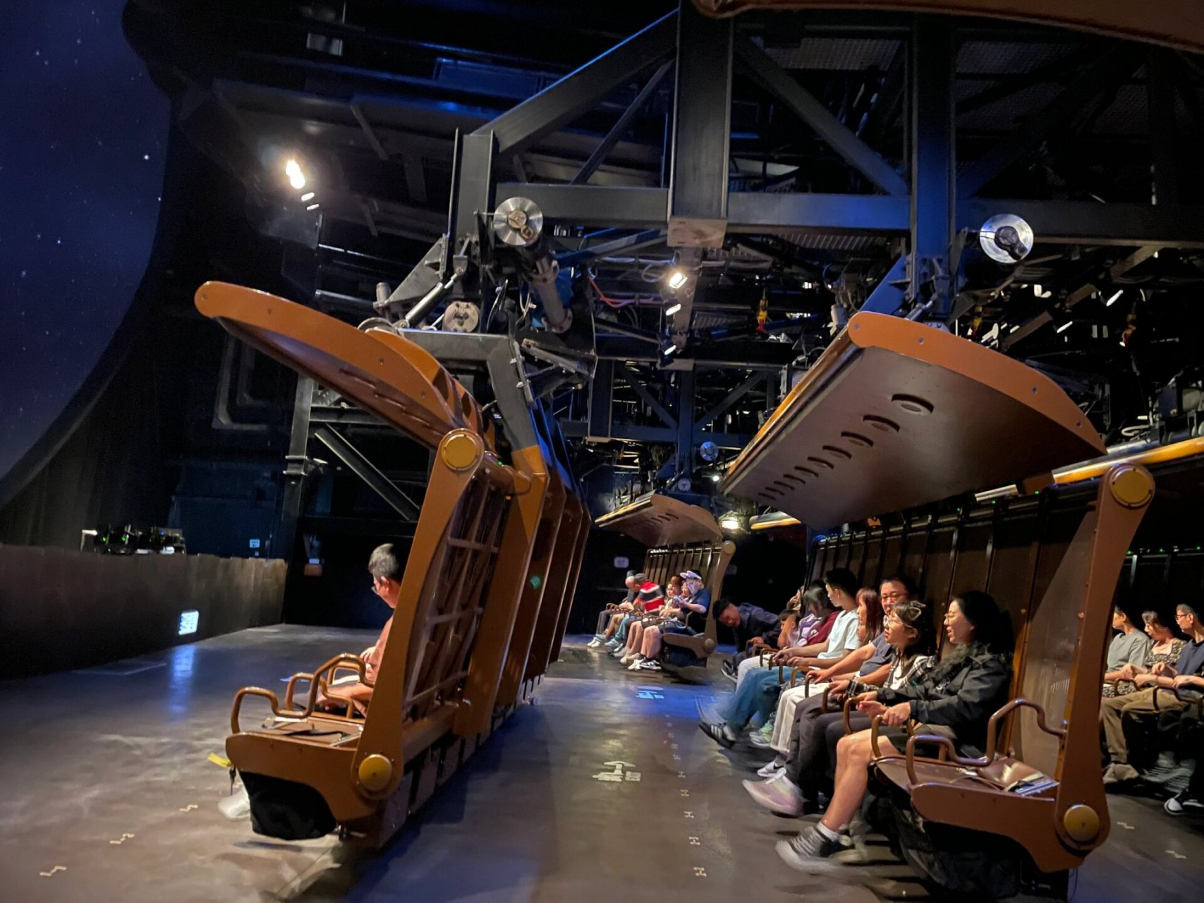 上海迪士尼之翱翔·飞越地平线!   	 终于到了最重磅的项目啦!