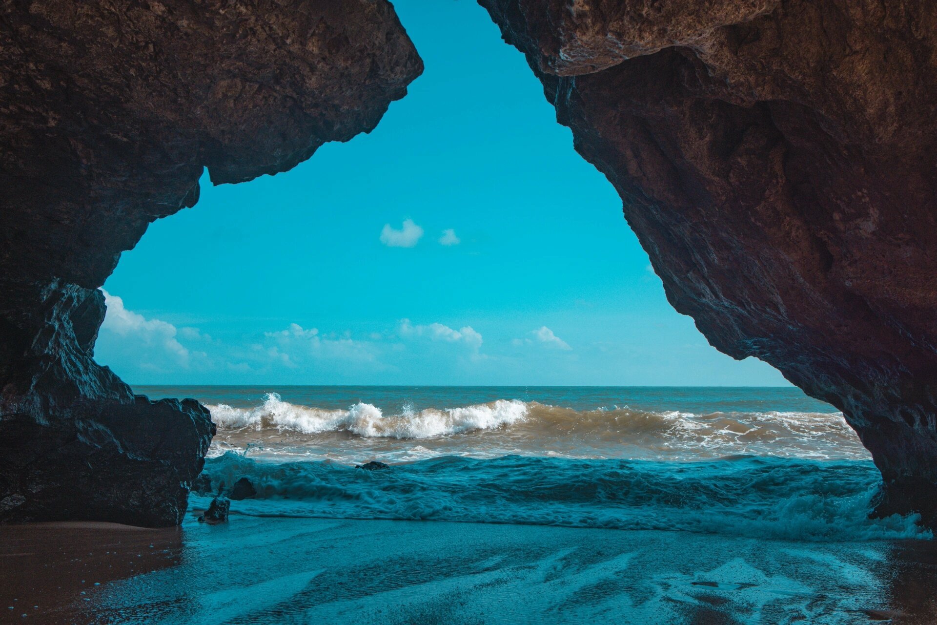 万宁美好风光90燕子洞