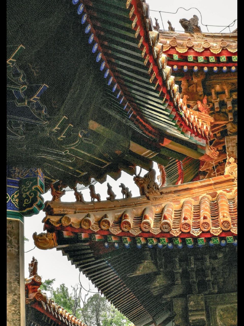 我们常说的"勾心斗角",来源于古建筑 勾心斗角,指的是古建筑的斗拱等