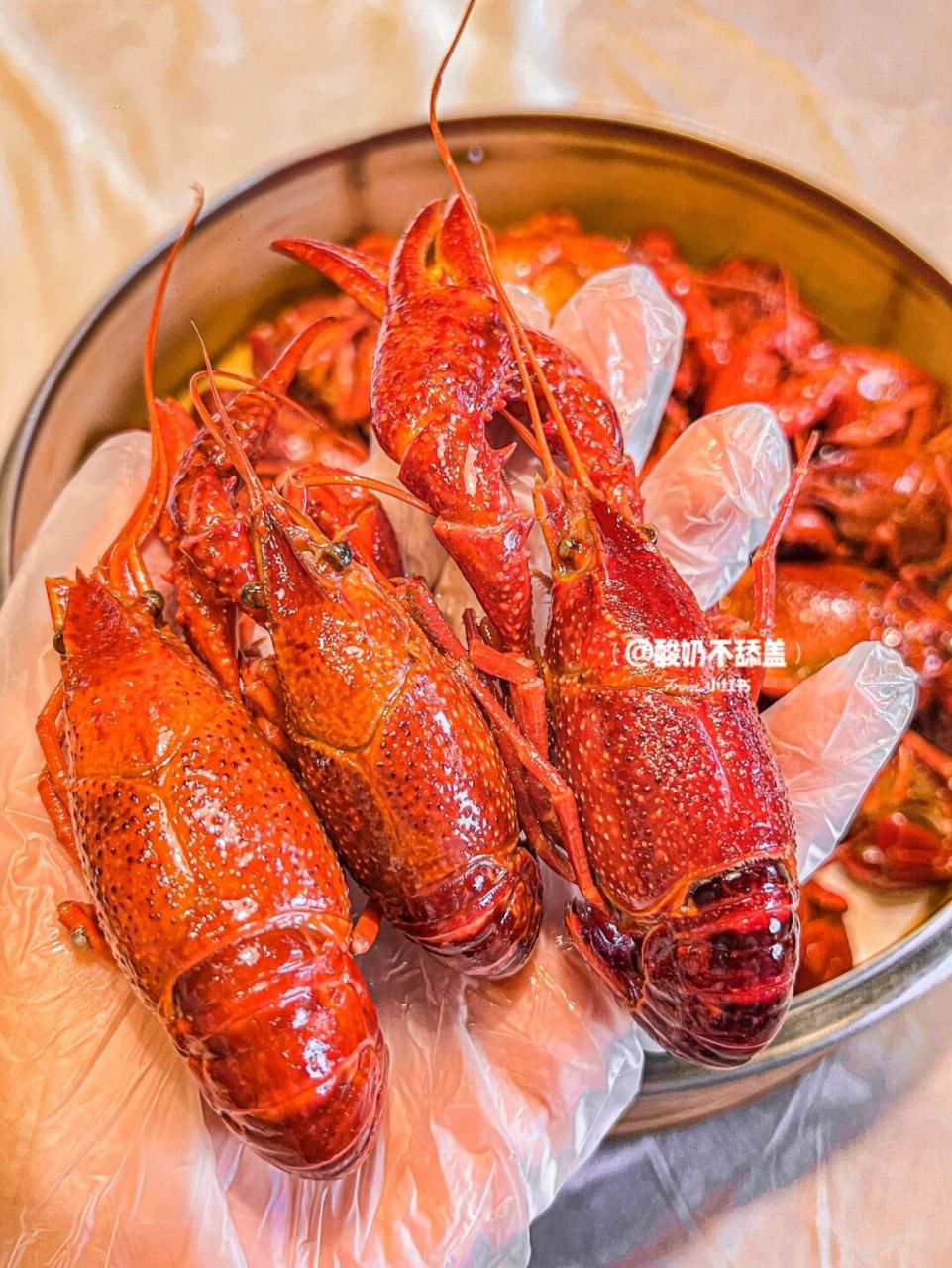 靓靓蒸虾 | 郑州醉好吃的小龙虾02虾肥膏厚 最近太馋小龙虾了 下班