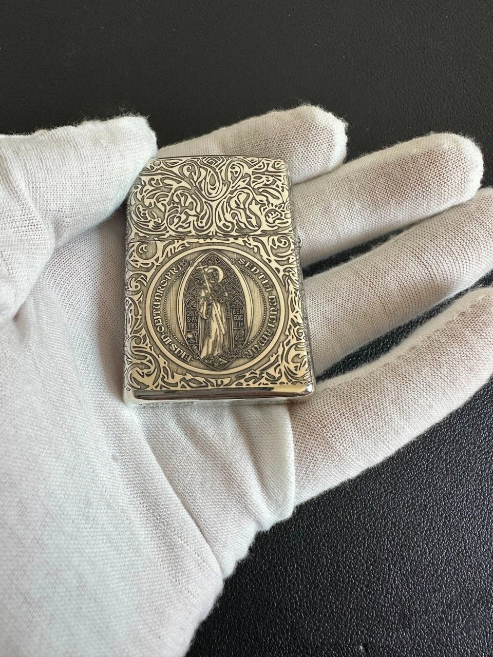 zippo纯银康斯坦丁驱魔人 zippo/之宝打火机  zippo纯银康斯坦丁 正品