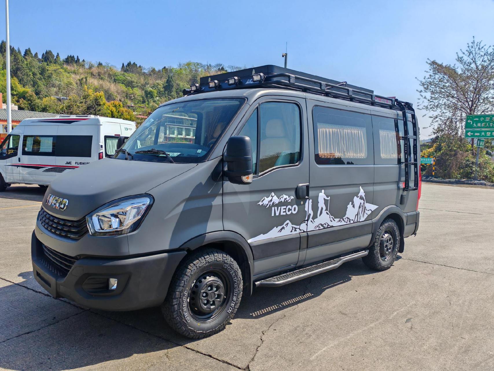 欣动房车与您相约成都国际商贸城房车露营展.