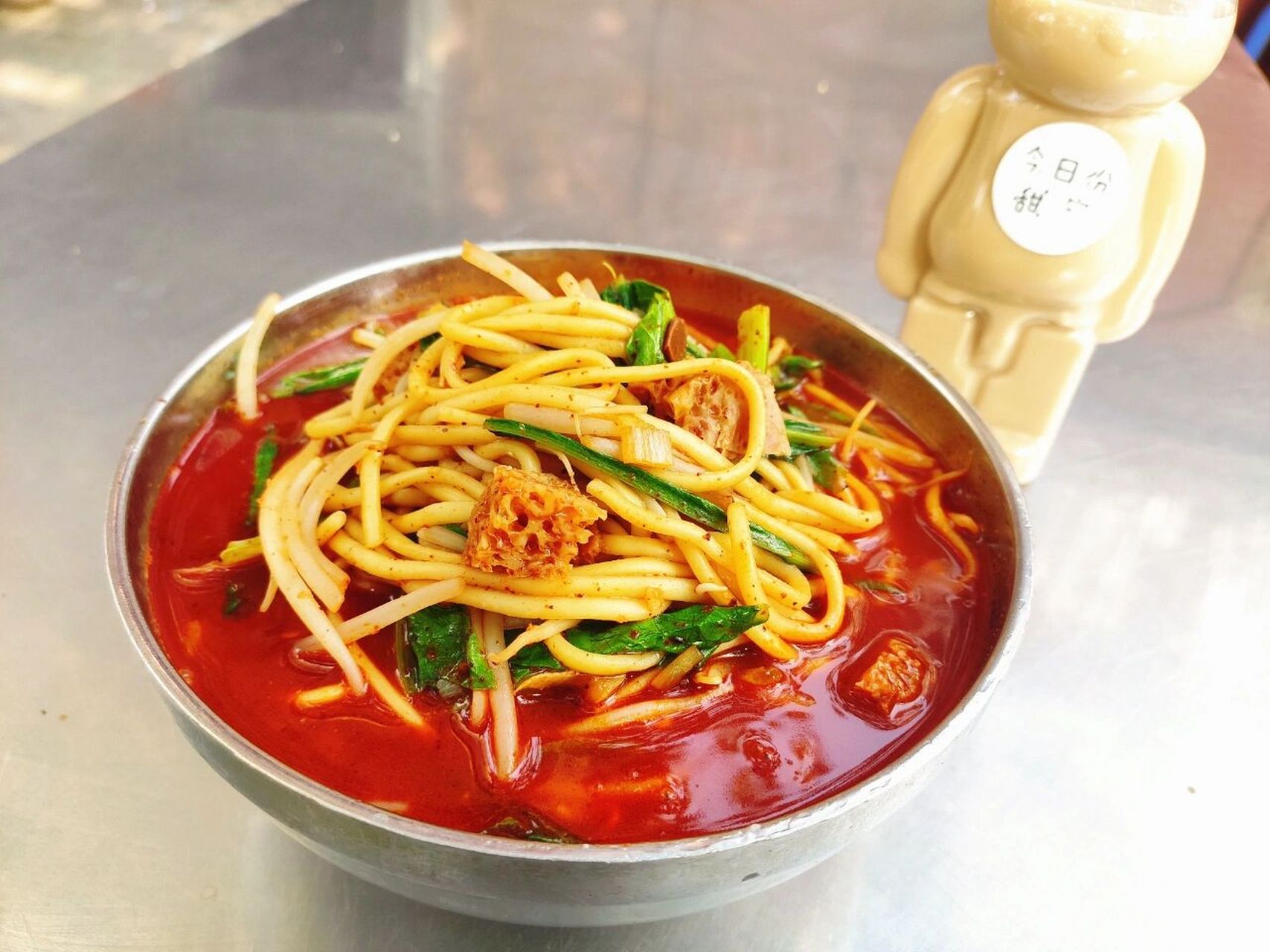 新乡小吃——香辣面 对于新乡人来说,家就是这一碗