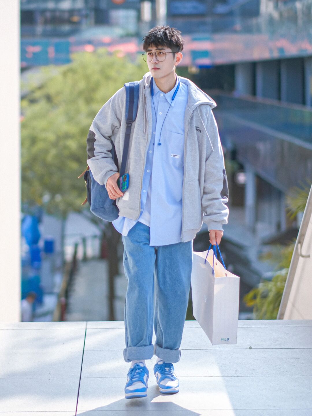 一整个清爽冷色系少年感穿搭,好适合学生党男生秋季穿搭,简简单单,干