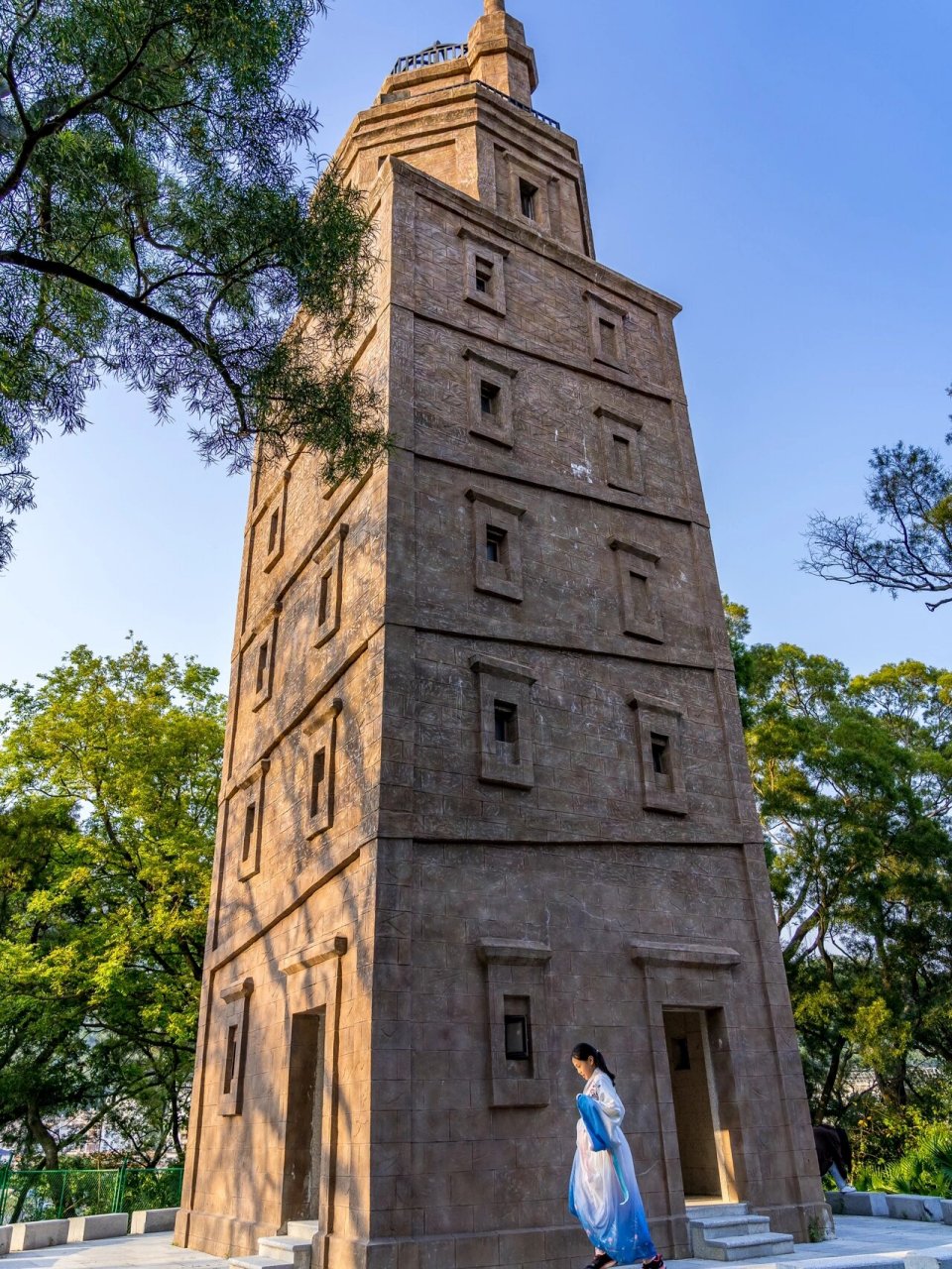 深圳烟墩山国际友好公园|深圳小众公园 无意间发现的小众公园 红色的