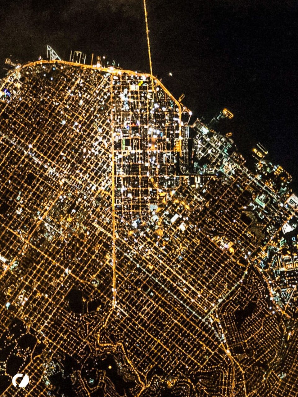 旧金山高清夜景卫星图 这是一张2015年11月9日从国际空间站上拍摄的