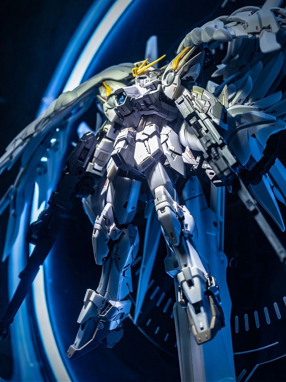 模型展示丨超合金fix飞翼高达 白雪姬前奏曲 貌似是毛最多的一款高达