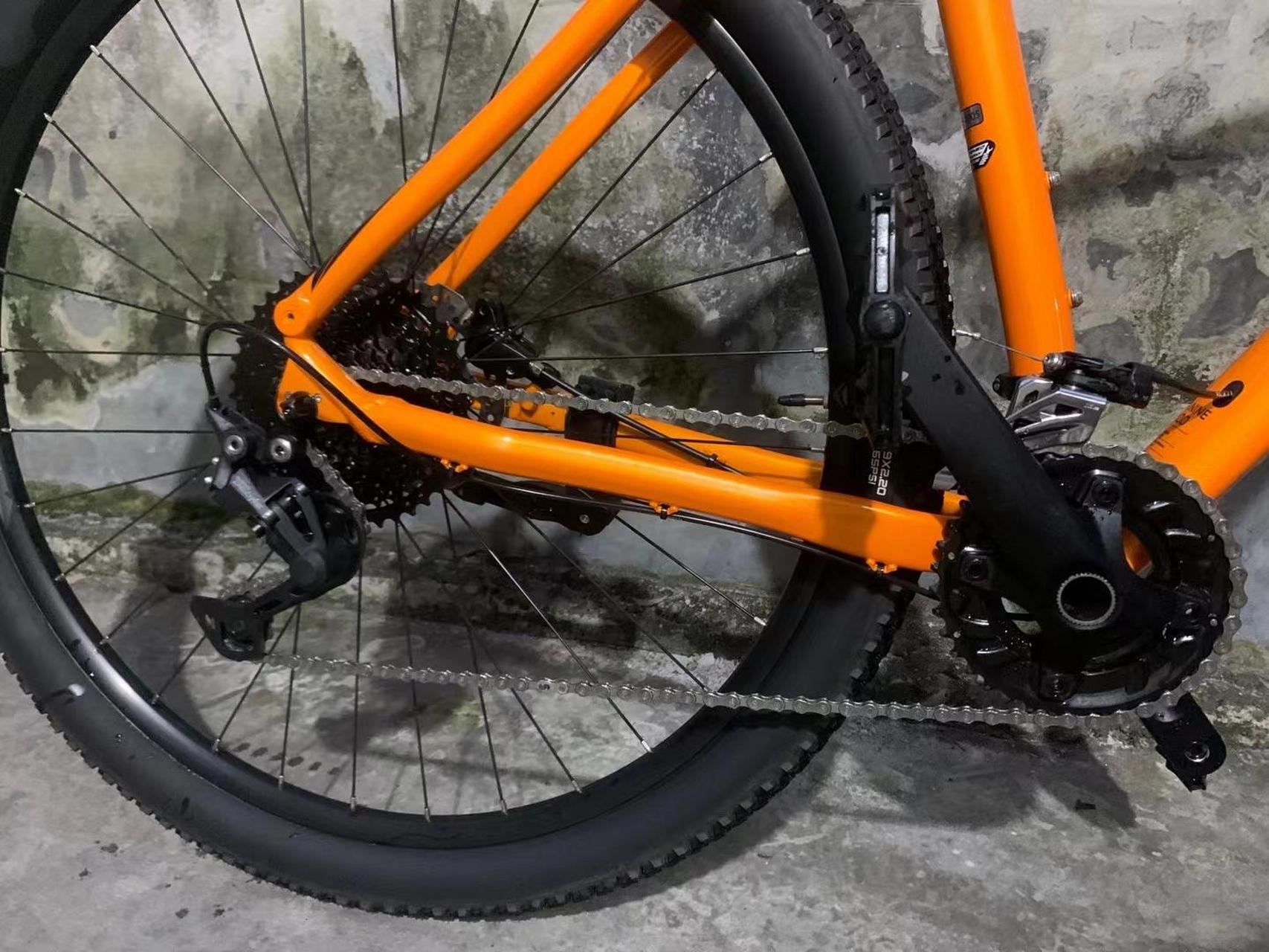 美利达大九300,特价3380 配置禧玛洛20速油压碟刹,原装肩控可锁死气叉