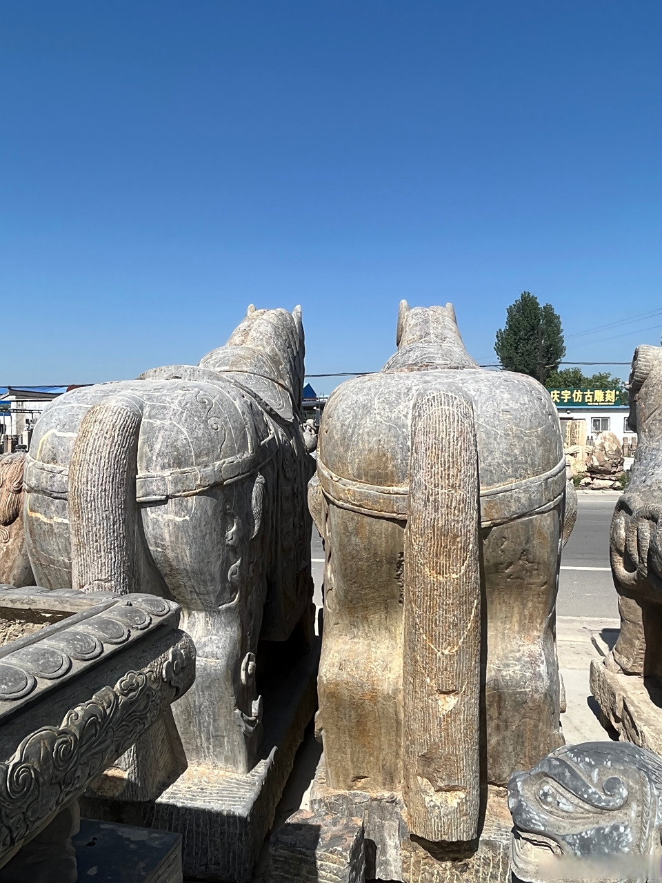 骏马奔腾石雕马园林动物石马雕塑石制品马到成功公园景区广场装饰