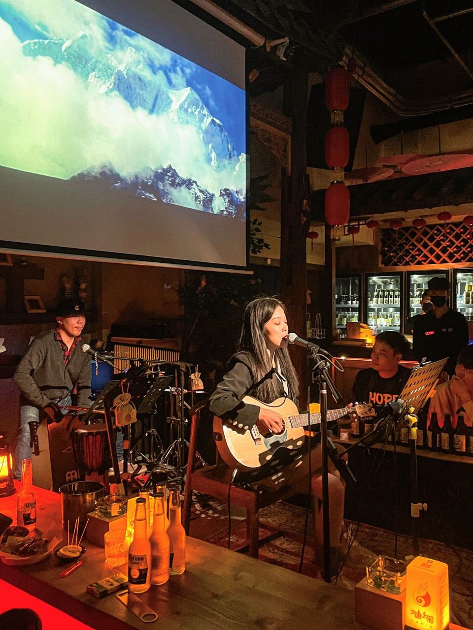 成都的小丽江民谣酒吧98,还是成都首家火塘酒吧97 就在建设路