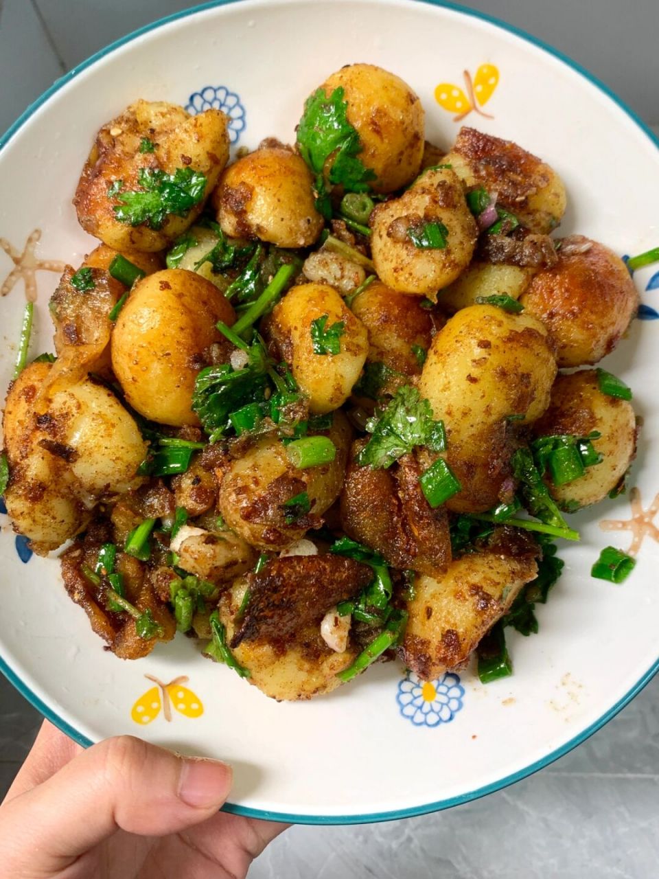 土豆的万能吃法之椒盐小土豆[庆祝][庆祝][庆祝]做出来之前不知道会